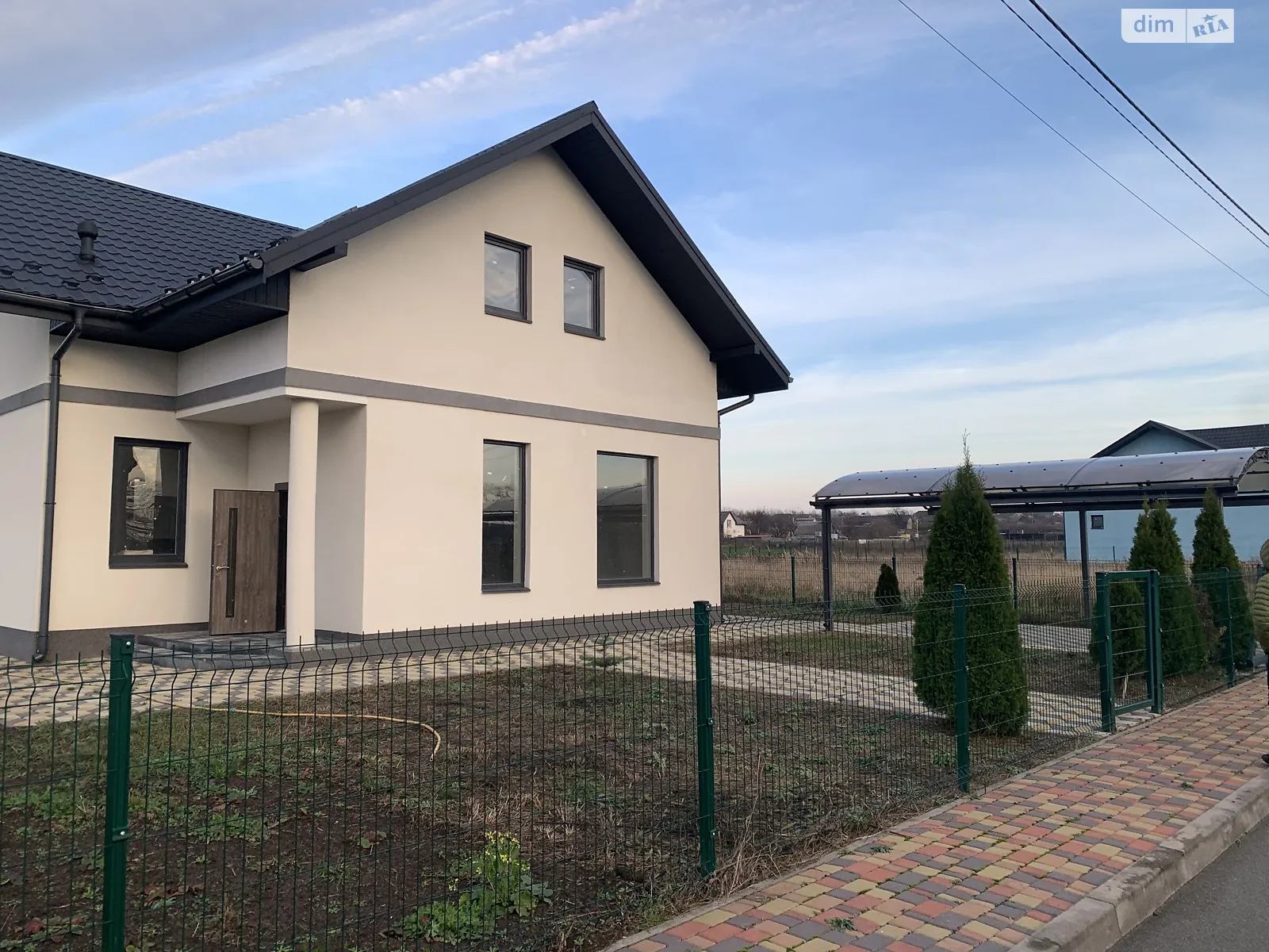 Продается дом на 2 этажа 195 кв. м с баней/сауной, цена: 95000 $ - фото 1