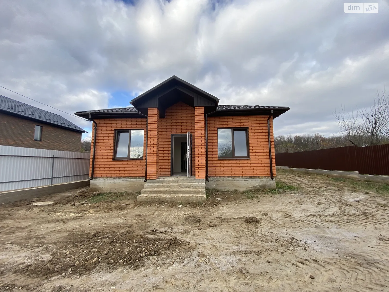 Продается одноэтажный дом 105 кв. м с бассейном, цена: 83000 $ - фото 1