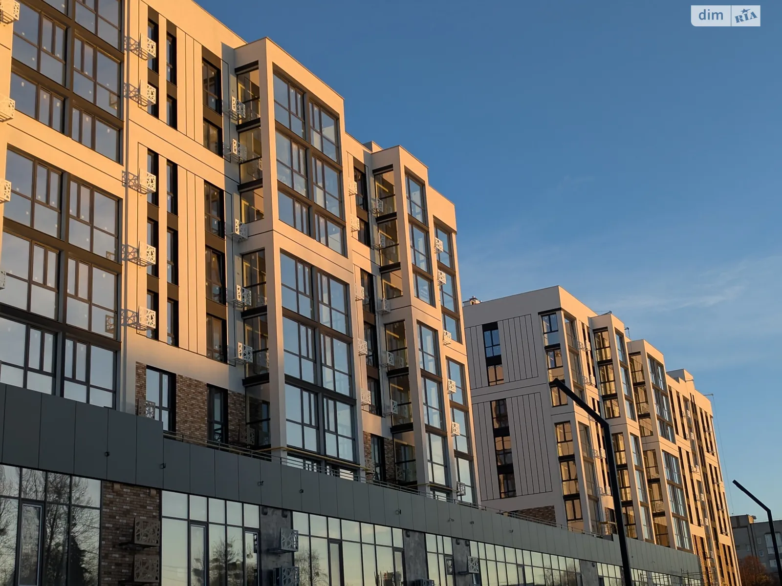 1-комнатная квартира 48.5 кв. м в Луцке, просп. Возрождение, 32 - фото 1