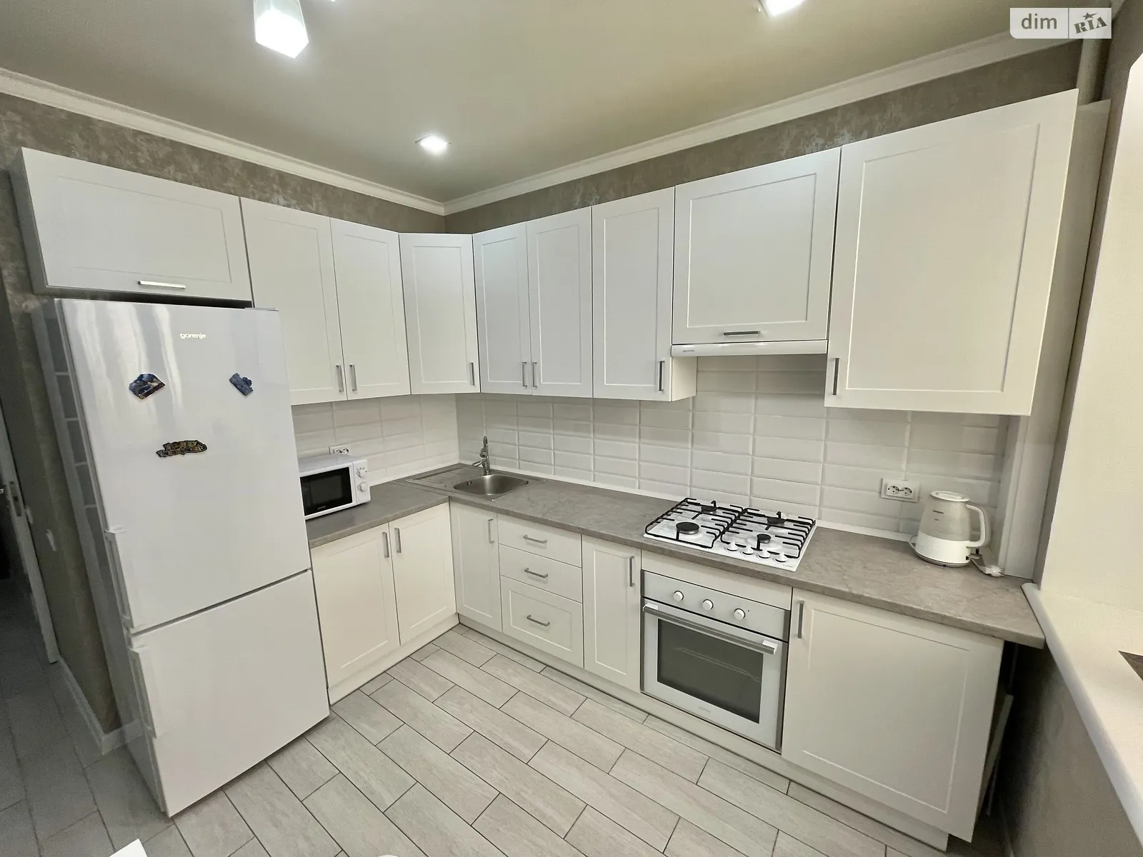 Продается 1-комнатная квартира 39 кв. м в Ровно, ул. Дворецкая, 46-48 - фото 1