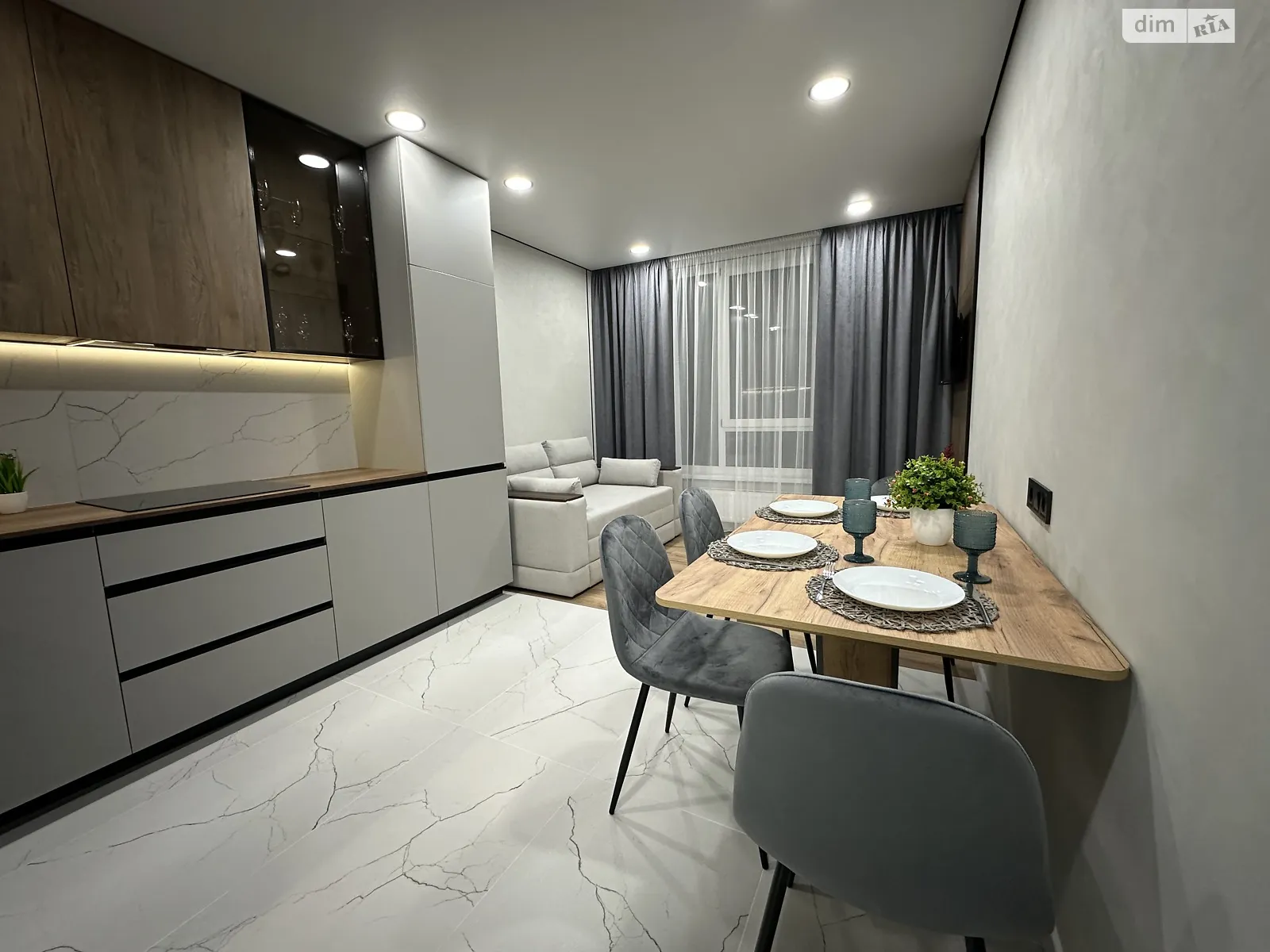 Продается 1-комнатная квартира 44 кв. м в Киеве, ул. Всеволода Змиенко, 34/21 - фото 1