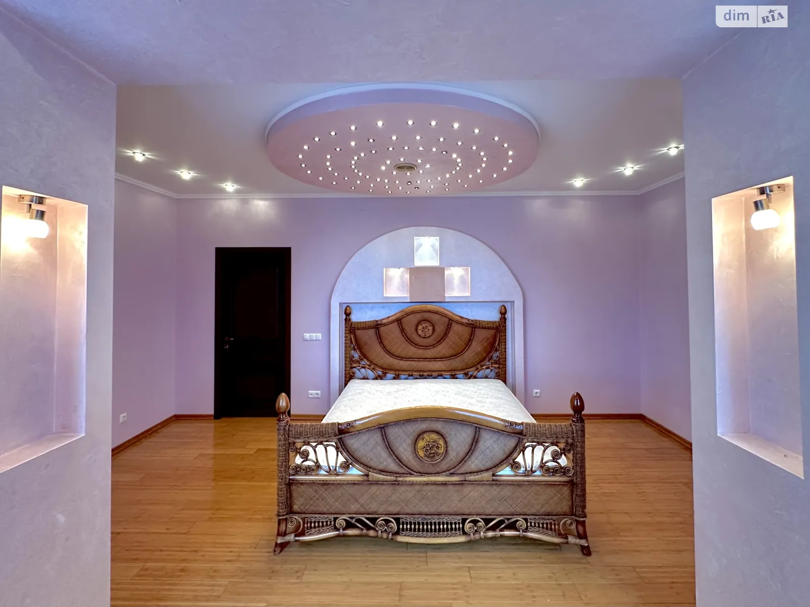 Здається в оренду 3-кімнатна квартира 114 кв. м у Львові, вул. Академіка Сахарова Андрія, 80А - фото 1