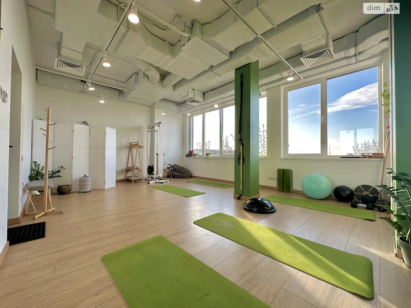 Здається в оренду об'єкт сфери послуг 37 кв. м в 9-поверховій будівлі, цена: 5000 $ - фото 1