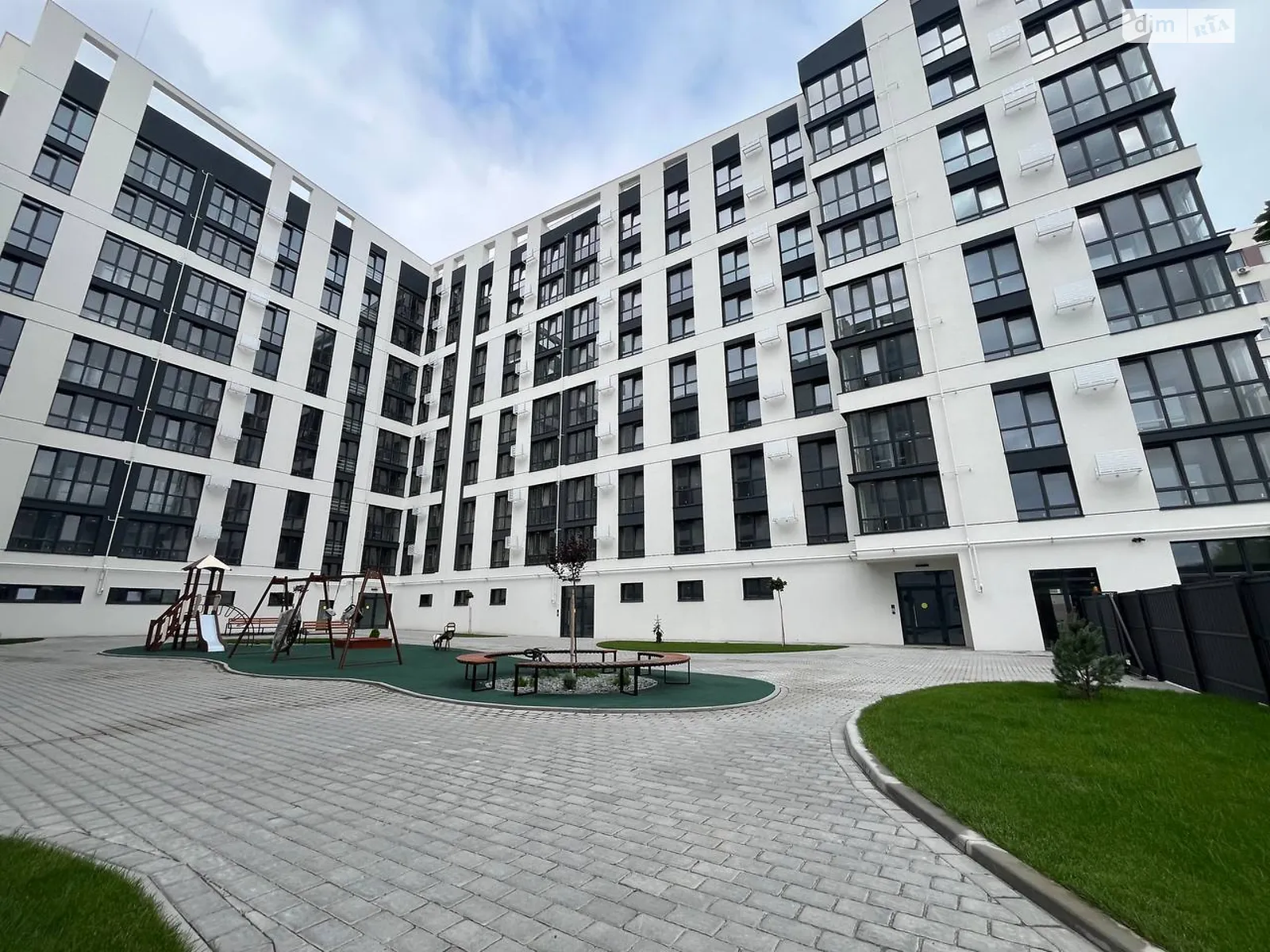 Продается 1-комнатная квартира 43 кв. м в Ровно, ул. Галицкого Данилы, 25 - фото 1