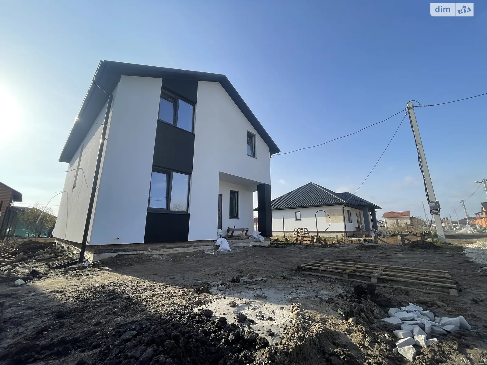 Продается дом на 2 этажа 120 кв. м с участком, цена: 85000 $ - фото 1