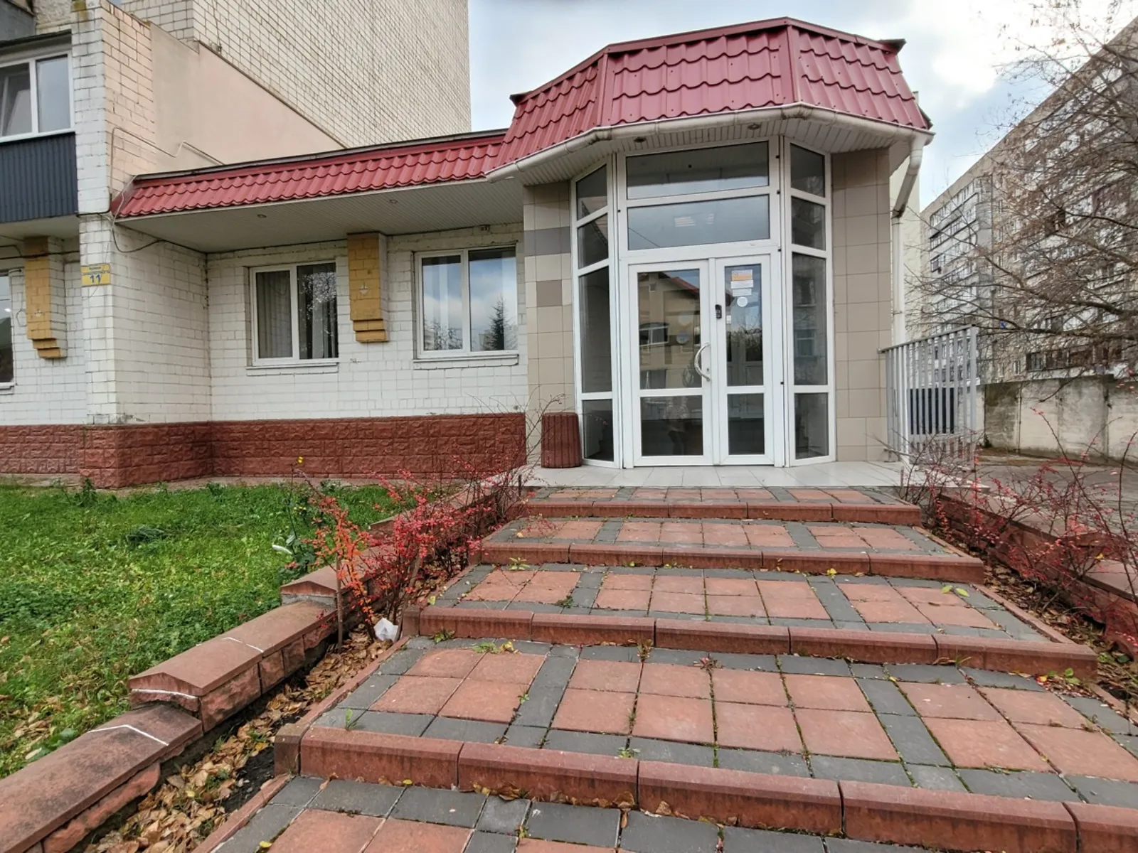 Сдается в аренду помещения свободного назначения 250 кв. м в 1-этажном здании, цена: 50000 грн - фото 1