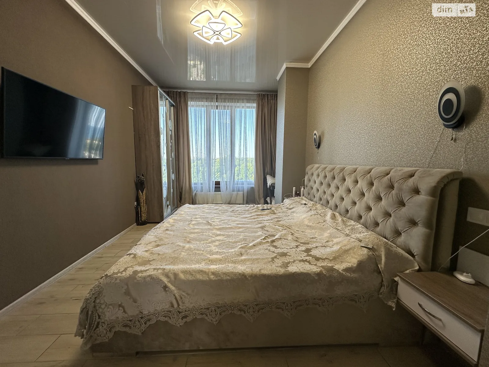 Продається 2-кімнатна квартира 75 кв. м у Одесі, вул. Дача Ковалевського, 121/1 - фото 1