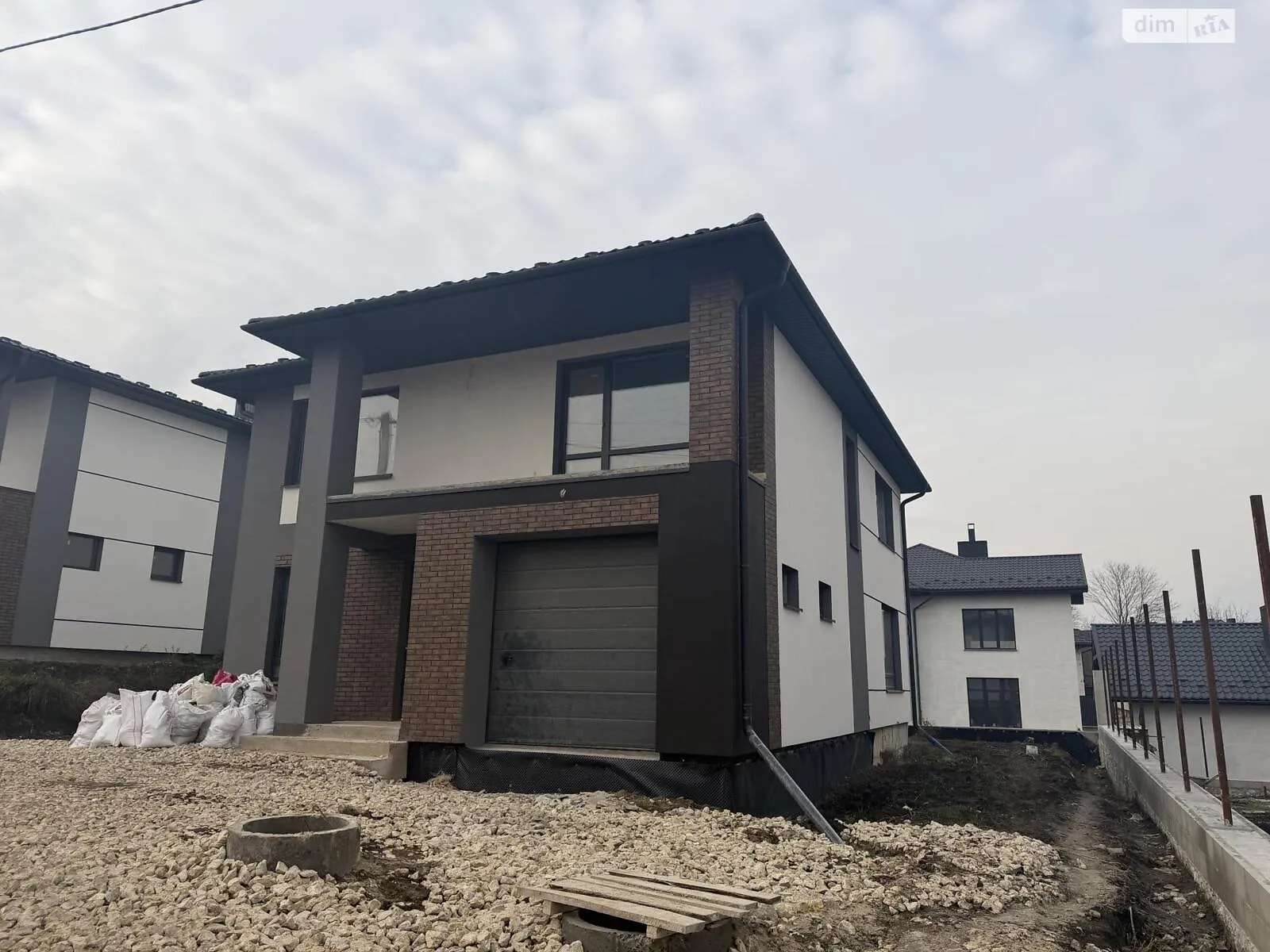 Продається будинок 2 поверховий 160 кв. м з садом, цена: 80000 $ - фото 1