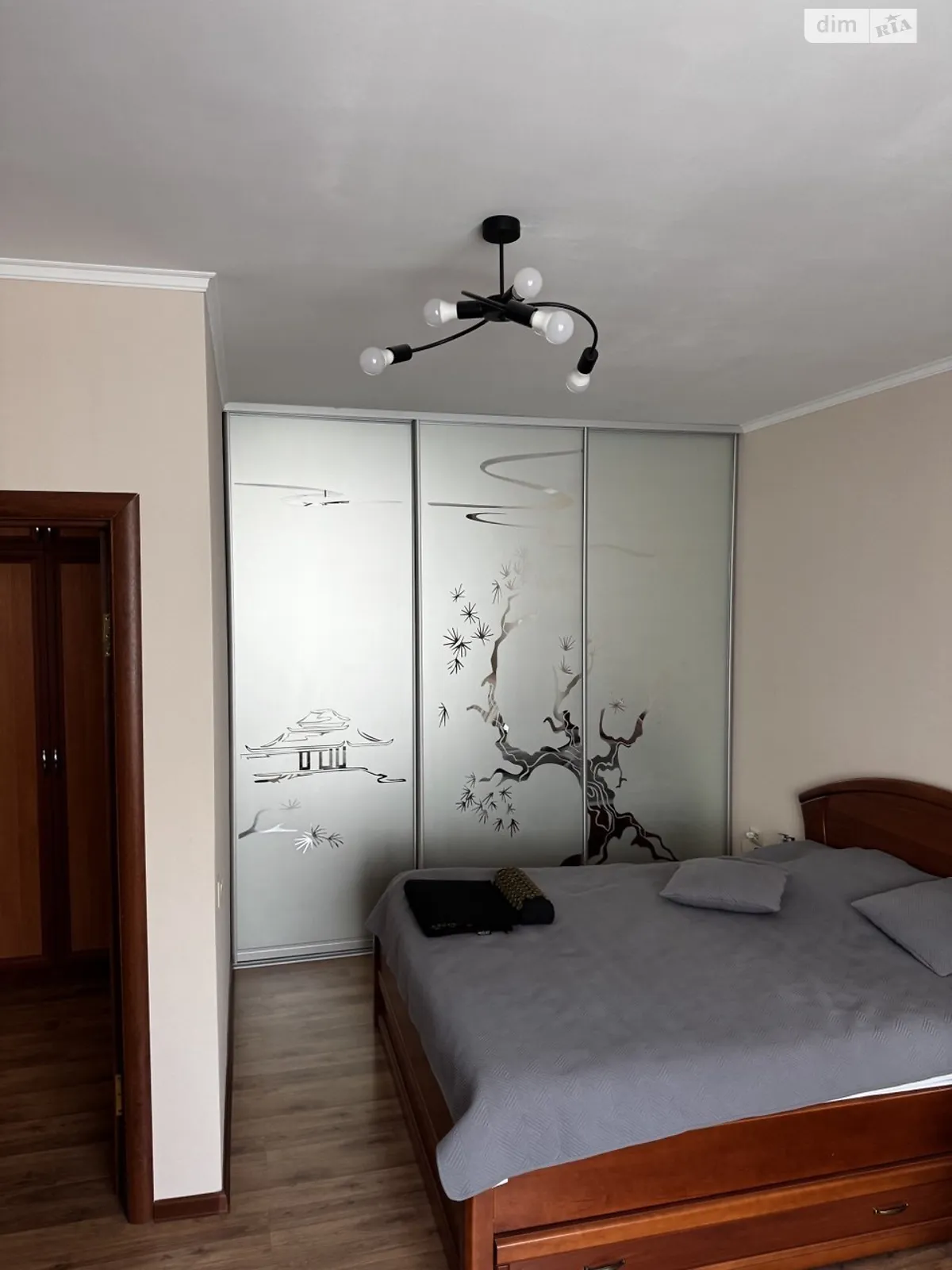 Продается 1-комнатная квартира 41.7 кв. м в Николаеве, ул. Архитектора Старова, 2/6 корпус 4 - фото 1