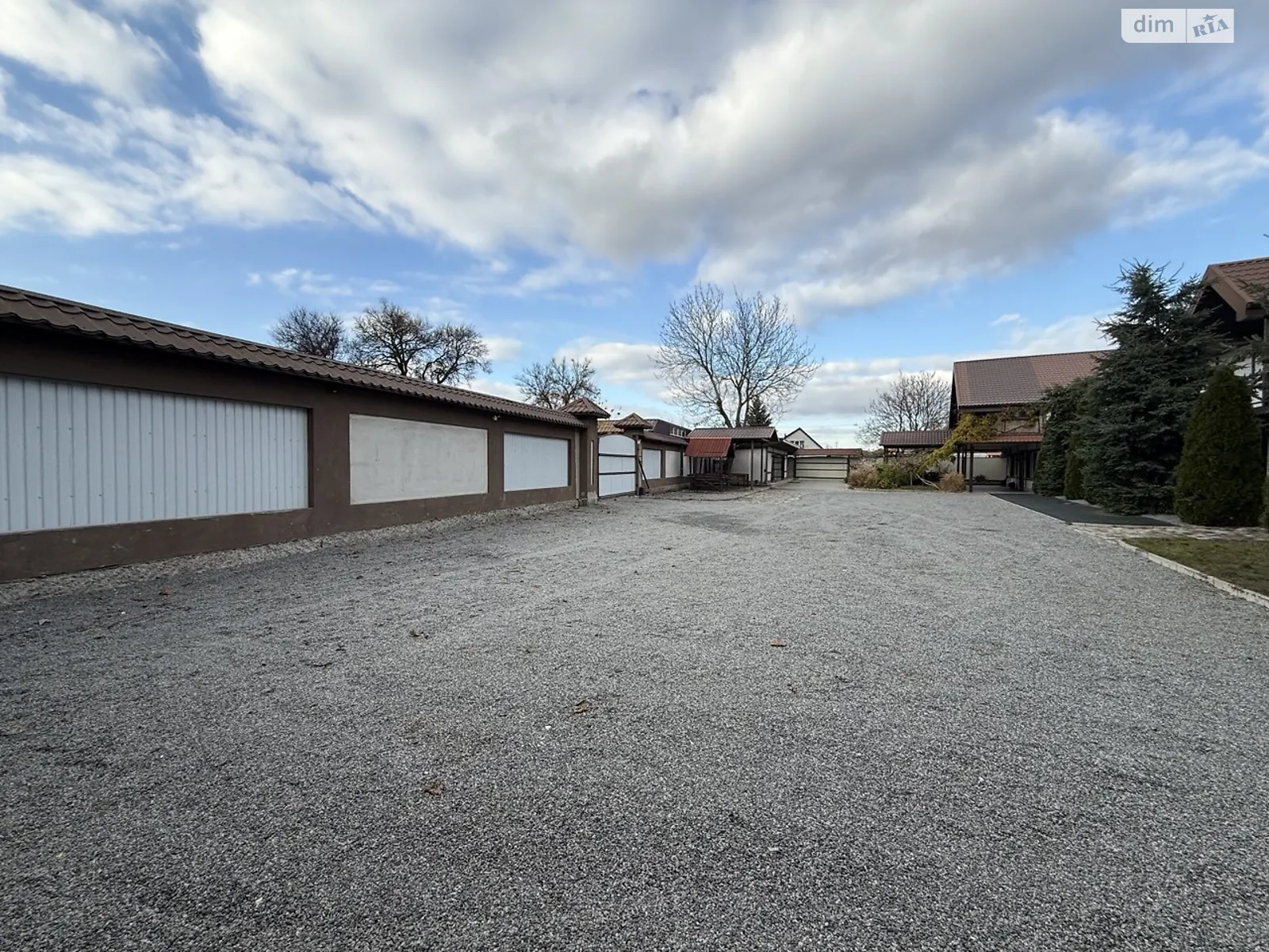 Сдается в аренду дом на 2 этажа 1500 кв. м с беседкой, цена: 22000 $ - фото 1