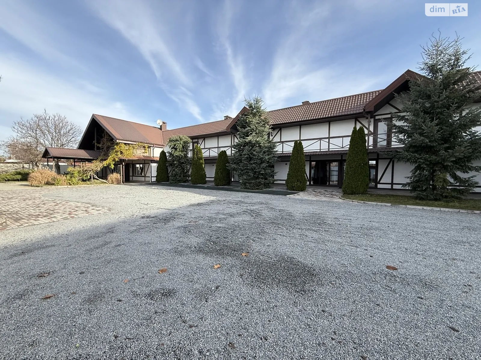 Сдается в аренду дом на 2 этажа 1500 кв. м с баней/сауной, цена: 22000 $ - фото 1