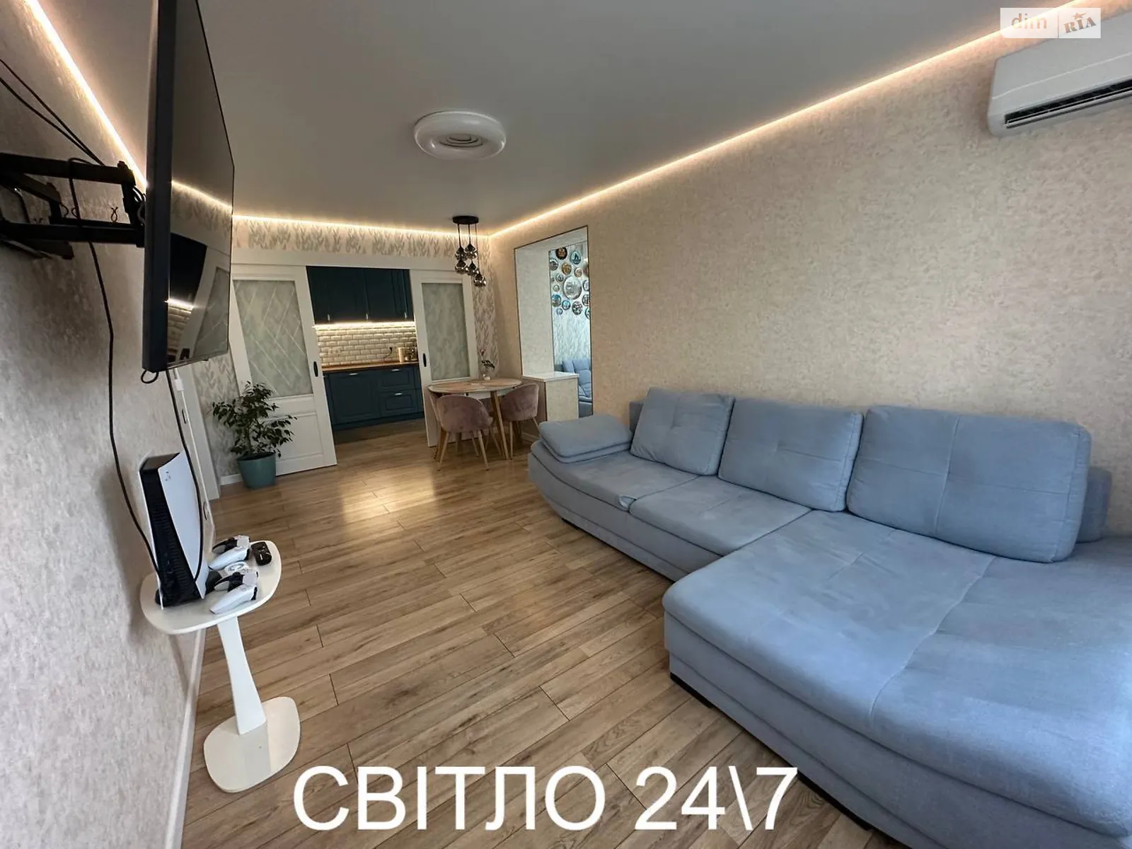 Продается 3-комнатная квартира 63.7 кв. м в Днепре, просп. Слобожанский - фото 1