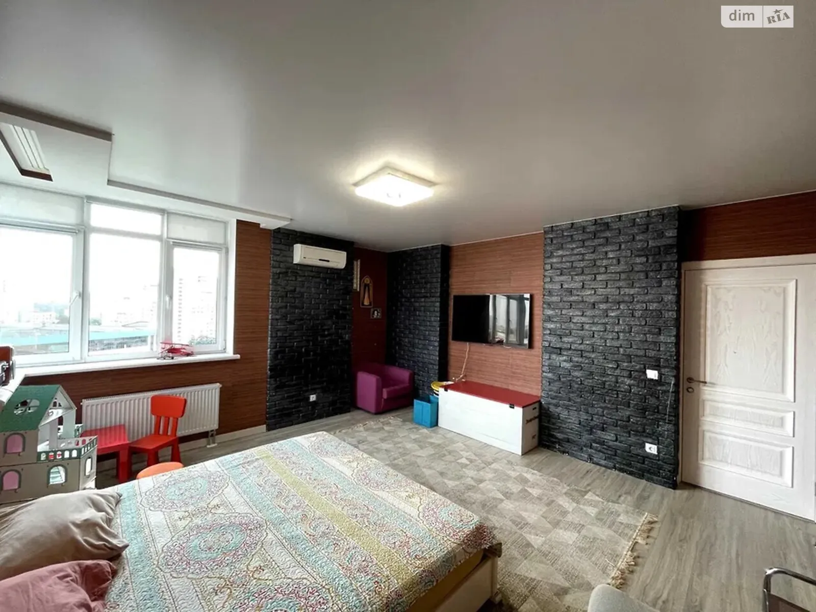 Здається в оренду 3-кімнатна квартира 101 кв. м у Києві, вул. Гетьмана Вадима, 30Б - фото 1