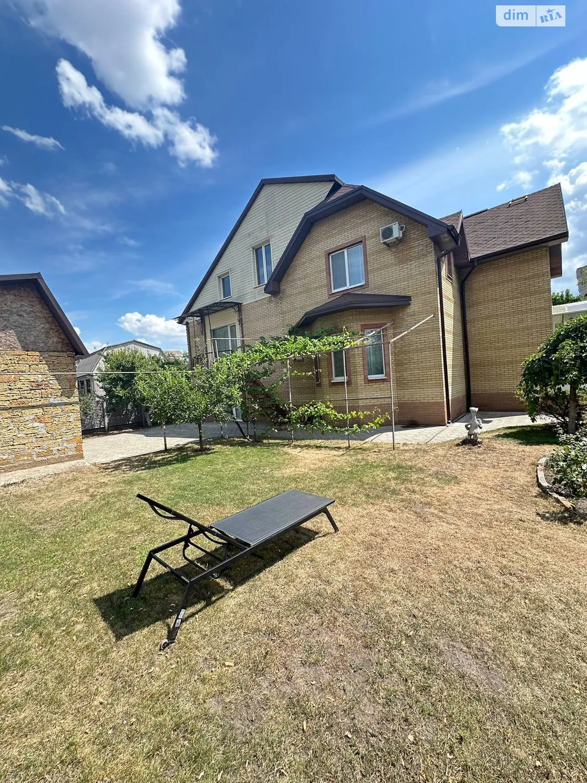 Продается дом на 2 этажа 386.3 кв. м с баней/сауной, цена: 158000 $ - фото 1