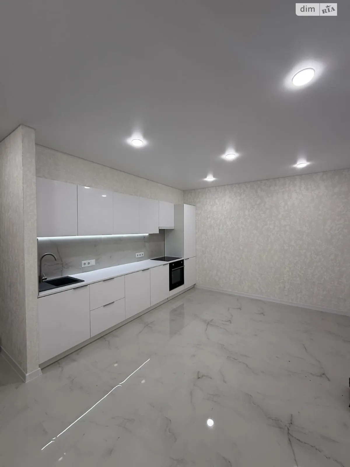 Продается 2-комнатная квартира 46 кв. м в Одессе, ул. Академика Сахарова, 3Б - фото 1