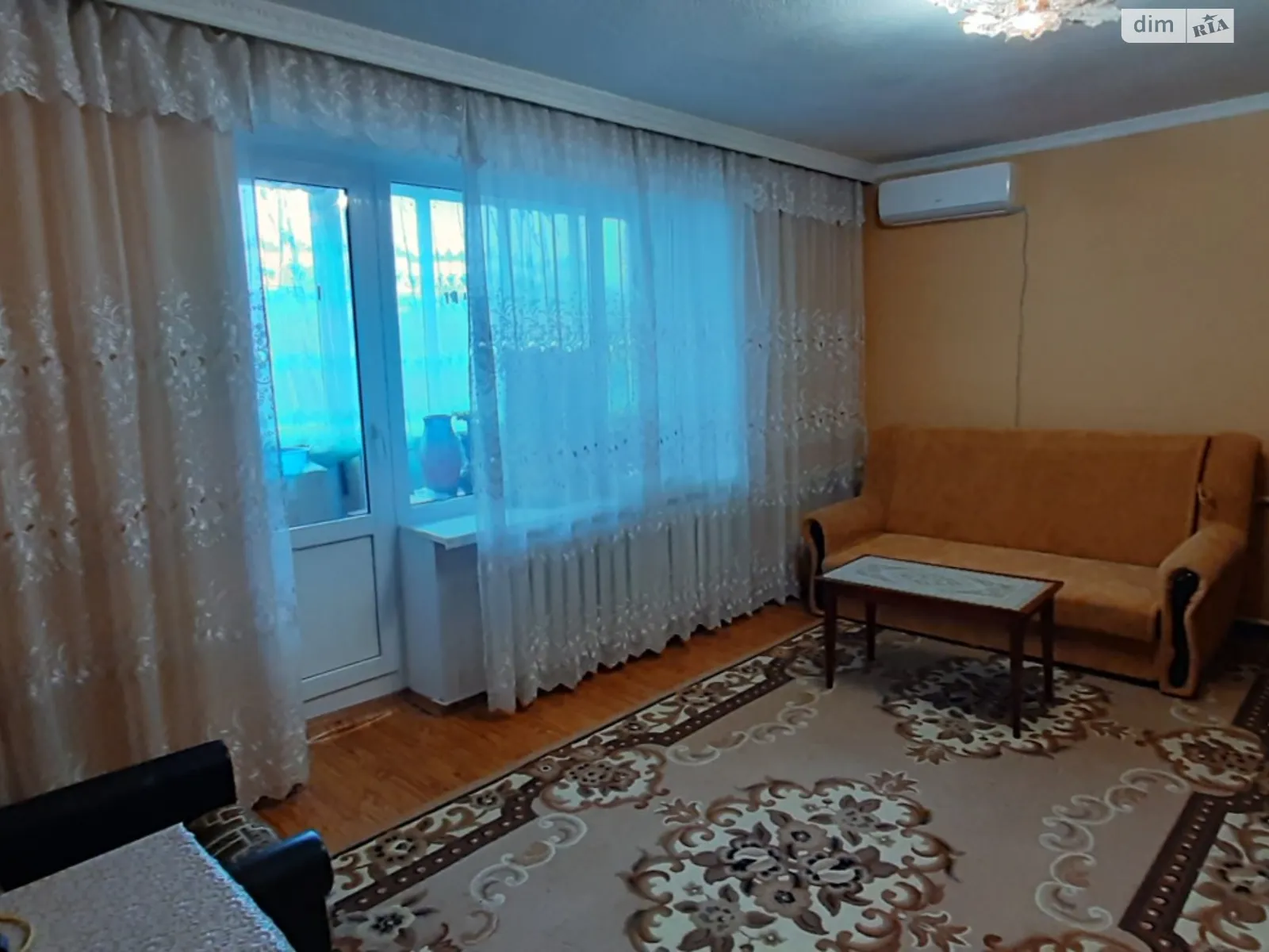 Продается 2-комнатная квартира 49.6 кв. м в Кагарлыке, ул. Комунарская, 38 - фото 1