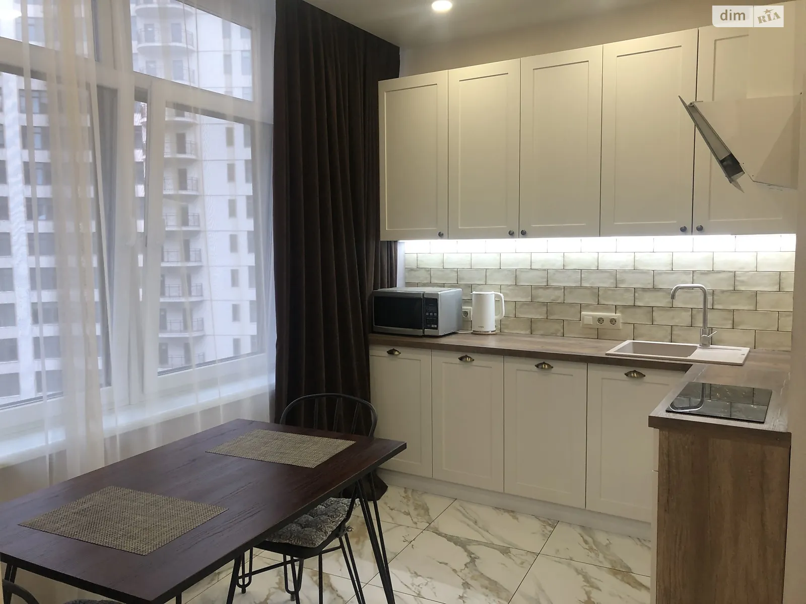 Сдается в аренду 1-комнатная квартира 39.5 кв. м в Одессе, ул. Валерия Самофалова, 16А/4 - фото 1