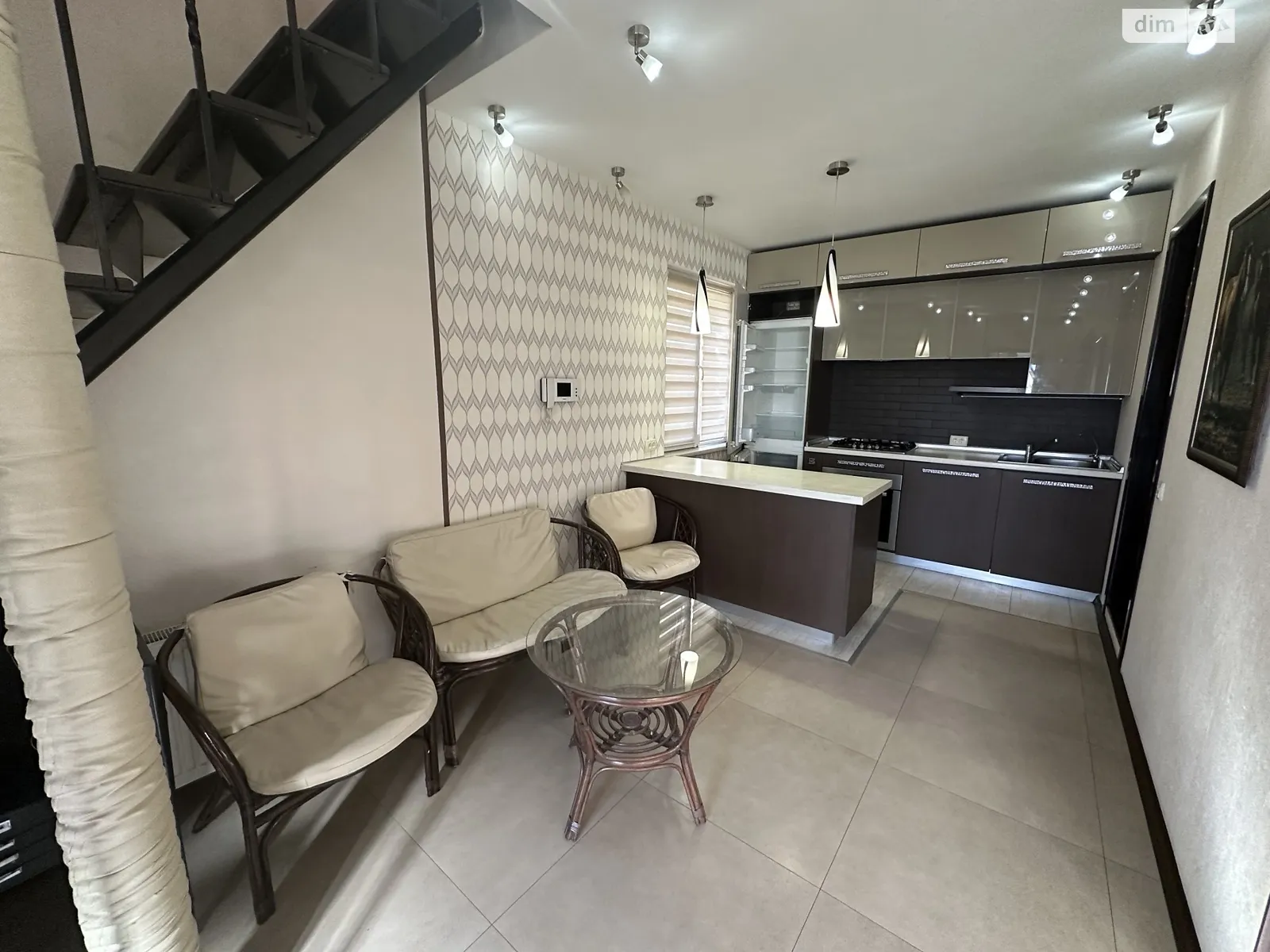 Сдается в аренду дом на 2 этажа 80 кв. м с террасой, цена: 650 $ - фото 1