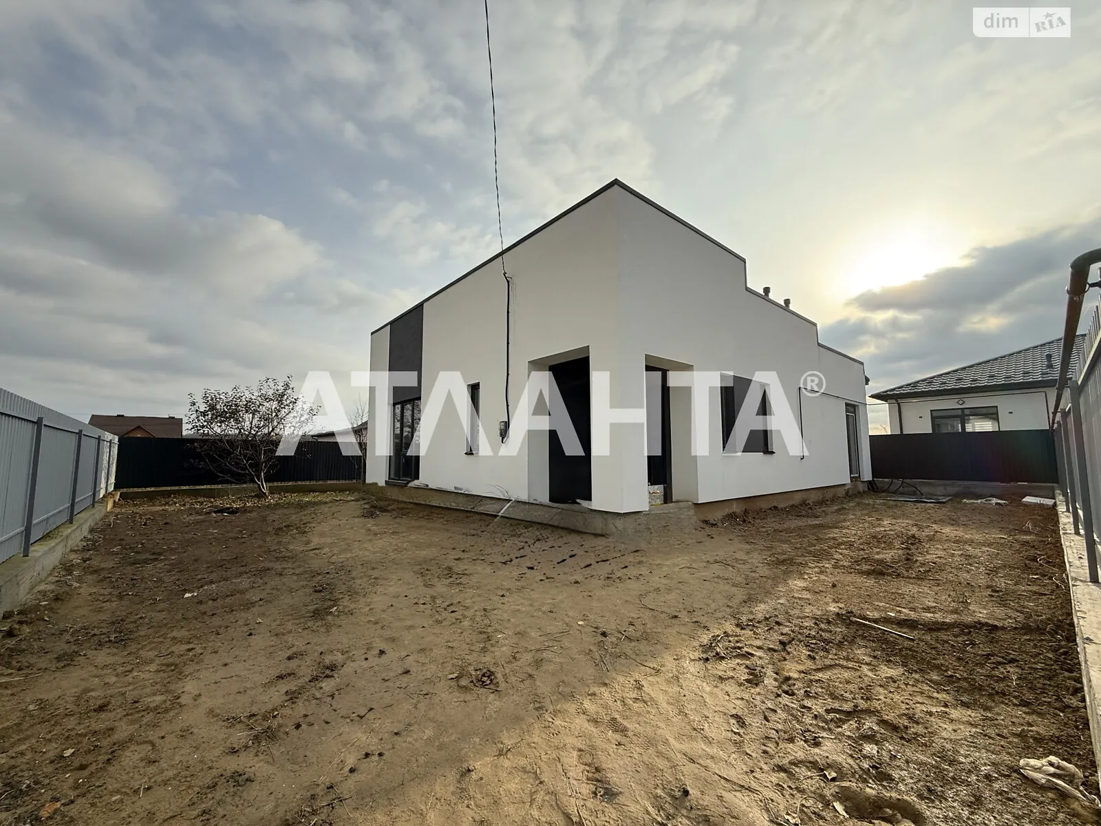 Продается одноэтажный дом 105 кв. м с камином, цена: 85000 $ - фото 1