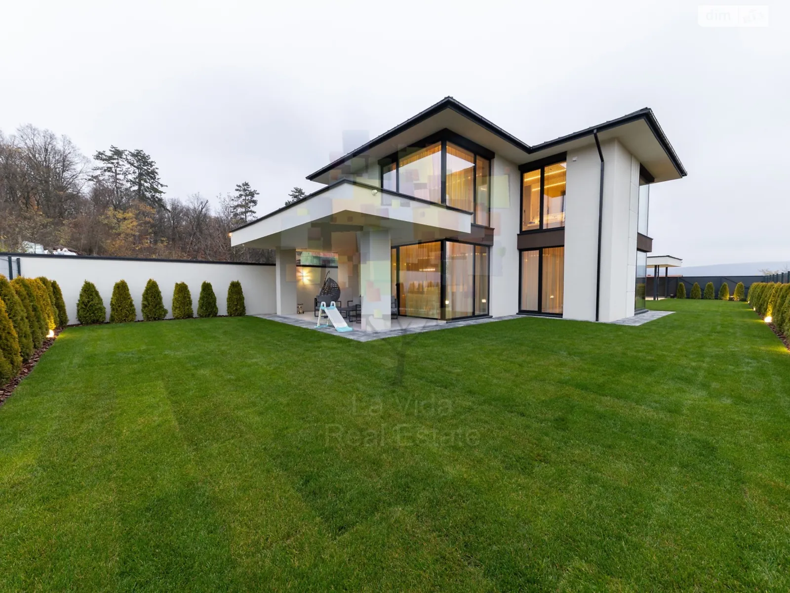 Продается дом на 2 этажа 210 кв. м с террасой, цена: 600000 $ - фото 1