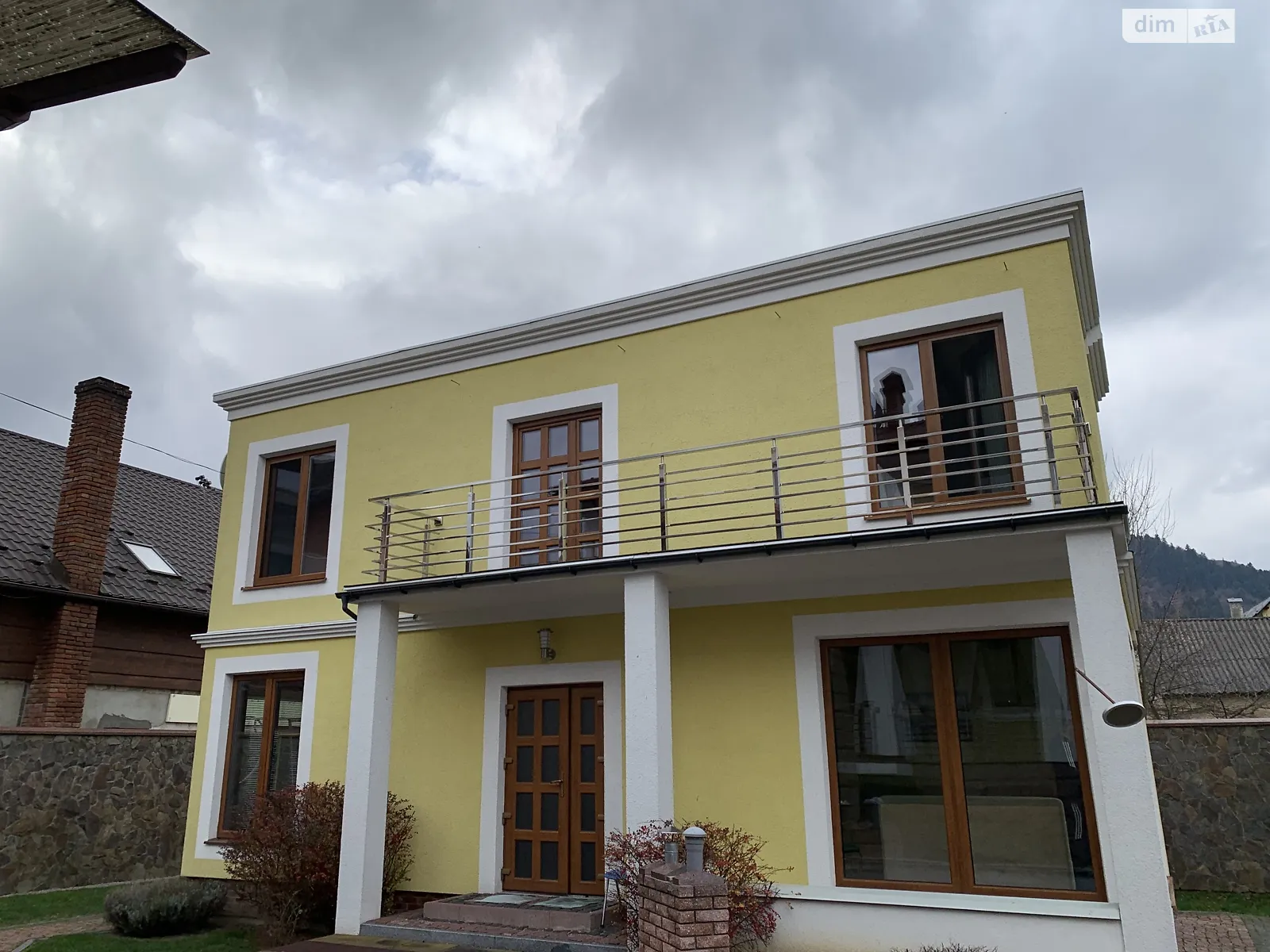 Сдается в аренду дом на 2 этажа 83.1 кв. м с камином, цена: 490 € - фото 1