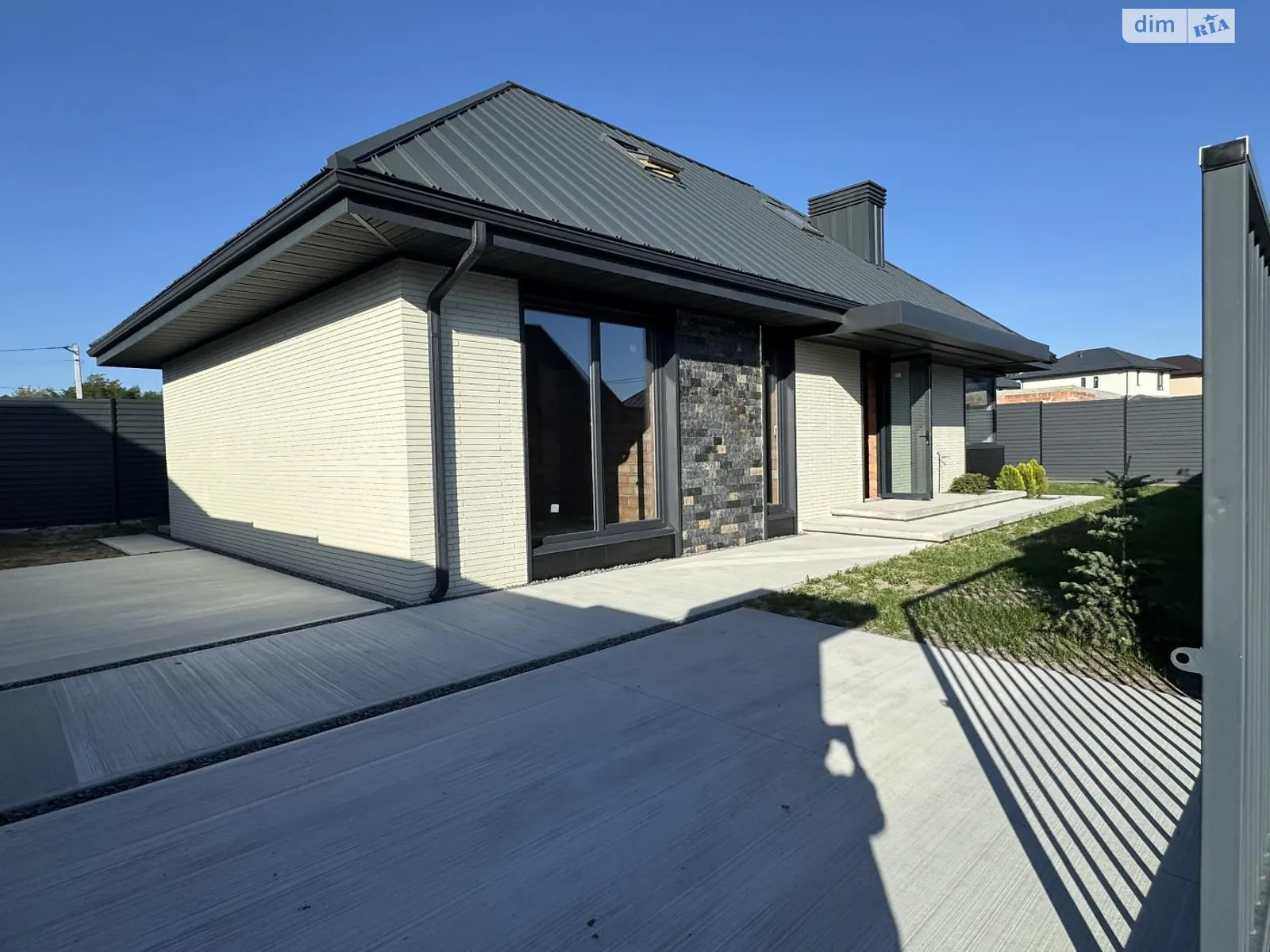 Продается дом на 2 этажа 160 кв. м с мансардой, цена: 125000 $ - фото 1