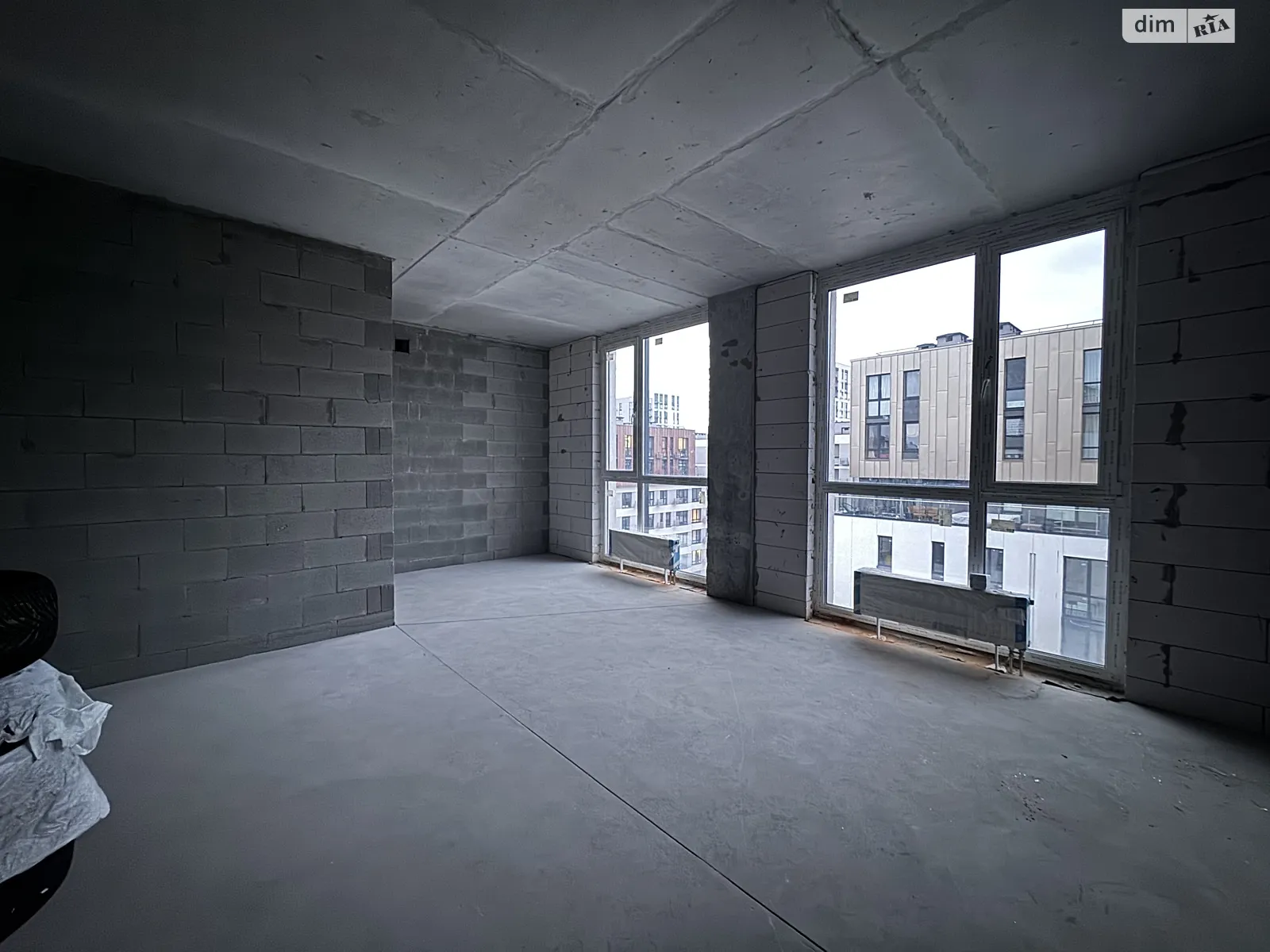 Продается 2-комнатная квартира 68 кв. м в Киеве, ул. Салютная, 2 корпус 8 - фото 1