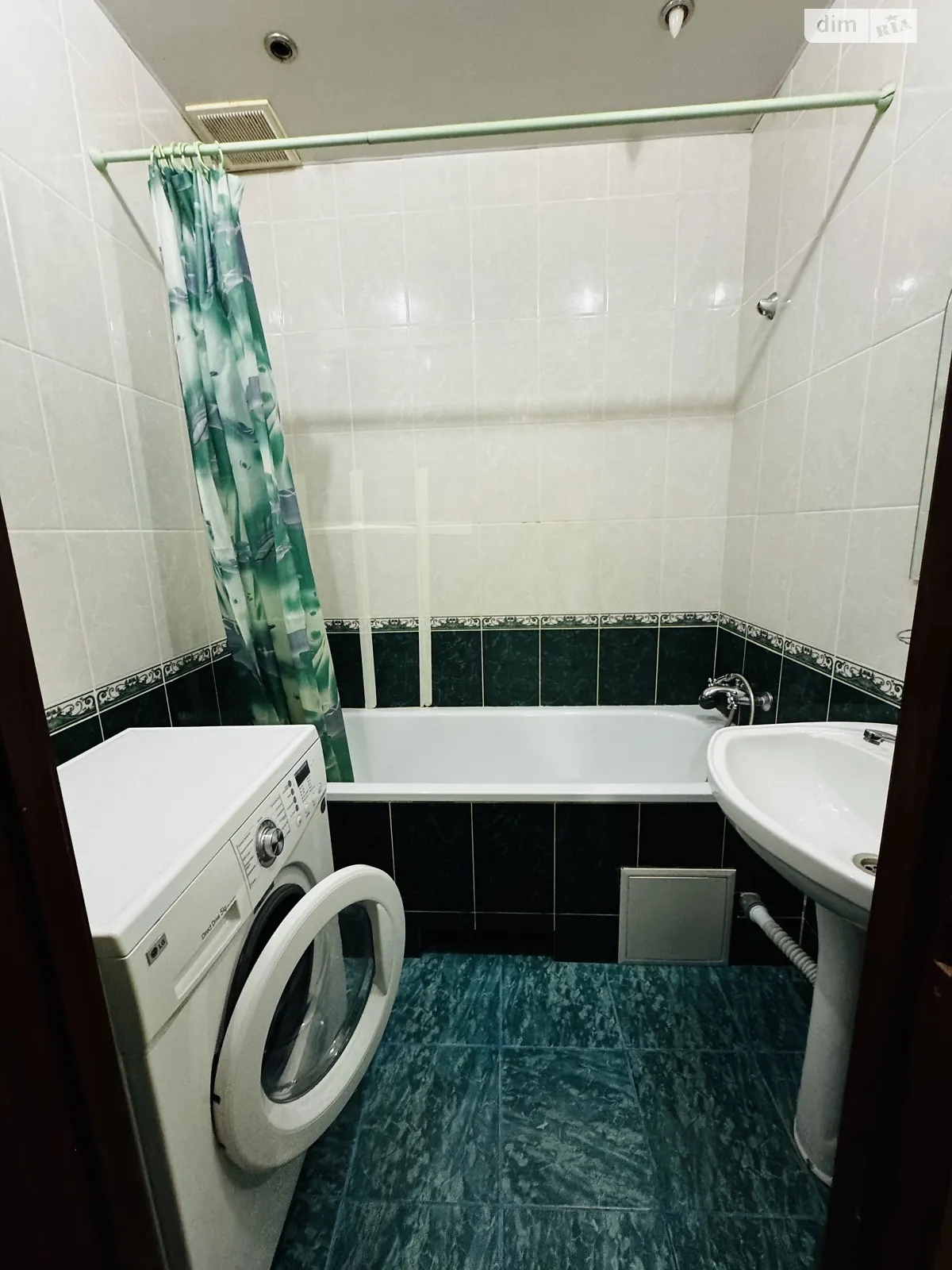 Продається 1-кімнатна квартира 60.2 кв. м у Кременчуку, мас. 278 квартал, 37 - фото 1