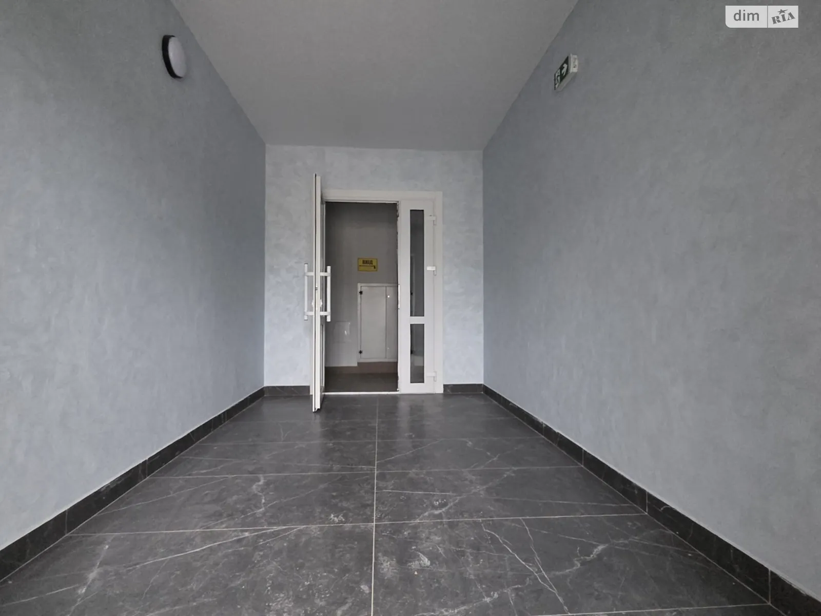 Продается 1-комнатная квартира 42 кв. м в Виннице, 4-й пер. Леонида Каденюка(Комарова), 1 - фото 1