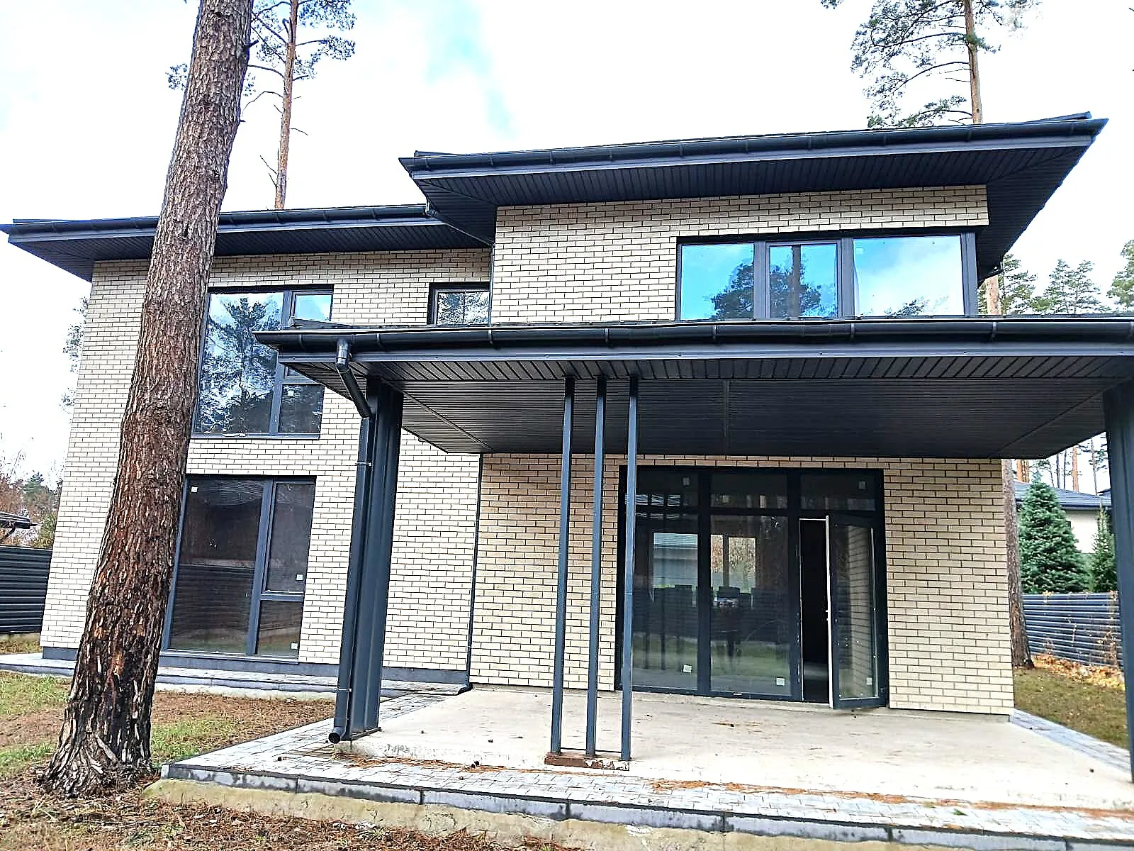 Продается дом на 2 этажа 214.05 кв. м с баней/сауной, цена: 425000 $ - фото 1