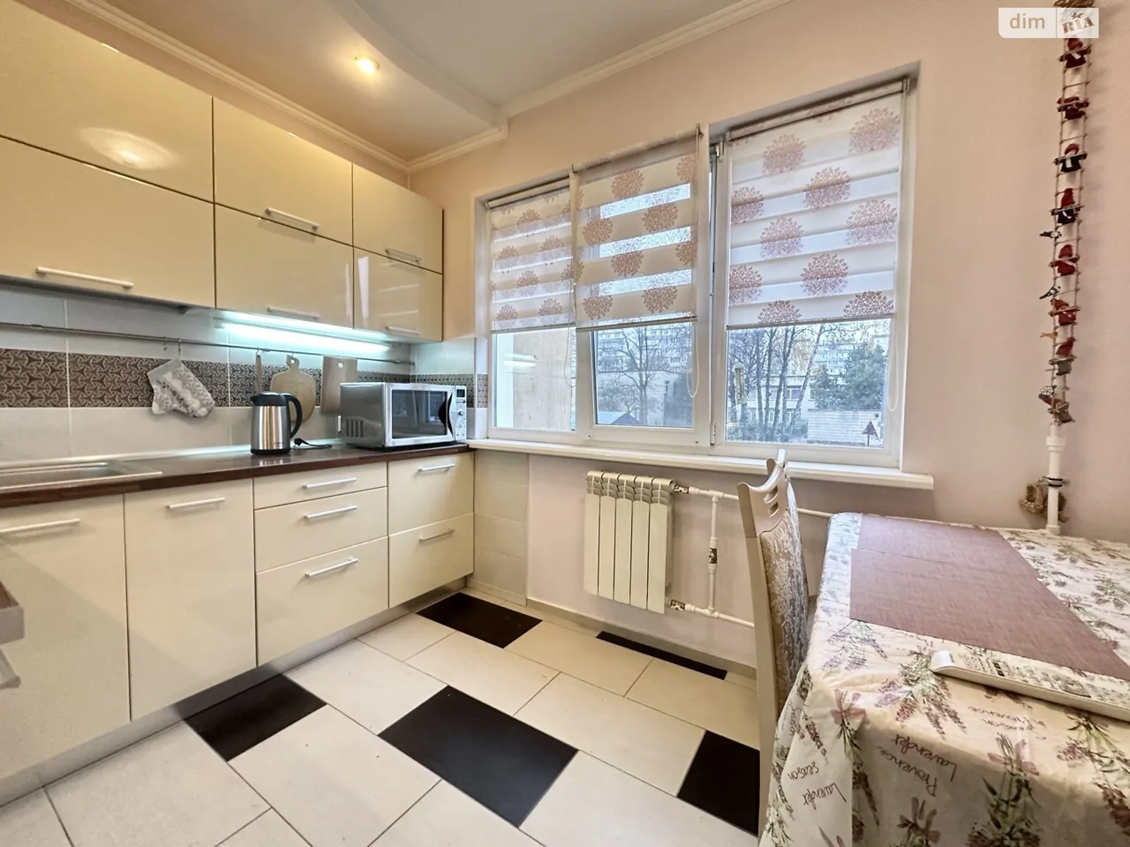 Сдается в аренду 3-комнатная квартира 75 кв. м в Киеве, просп. Гонгадзе Георгия(Советской Украины), 20Б - фото 1