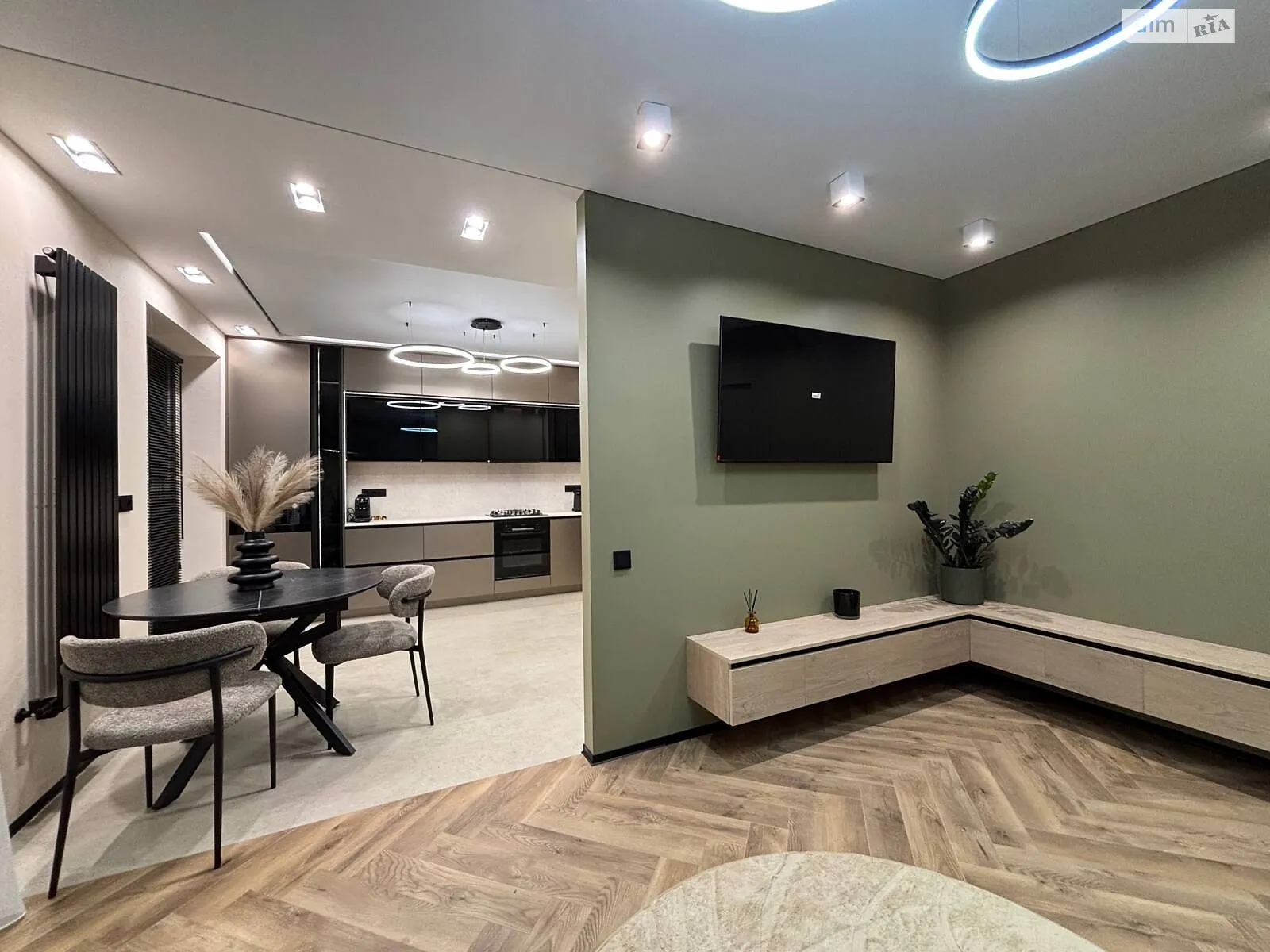 Продается 3-комнатная квартира 93.6 кв. м в Ивано-Франковске, ул. Юліана Пелеша(Крайковского) - фото 1