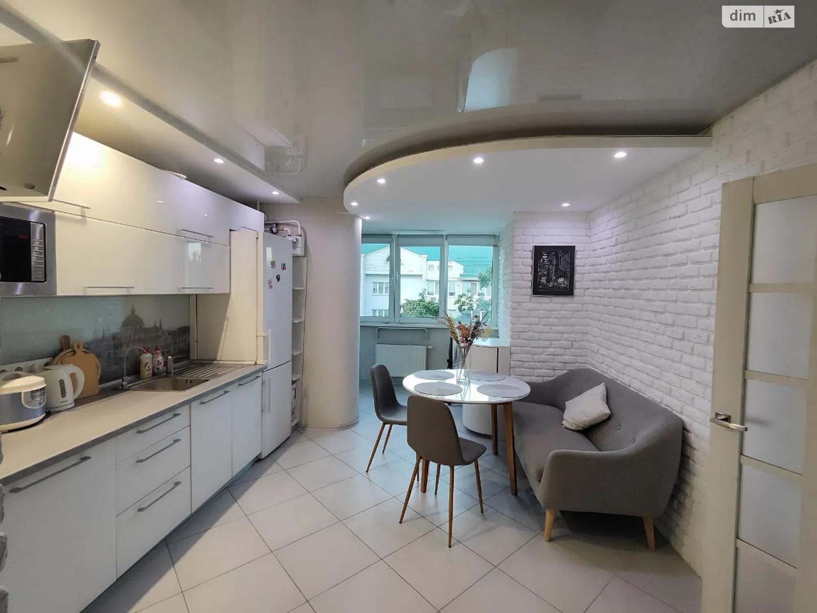 Продается 1-комнатная квартира 59 кв. м в Киеве, ул. Зодчих, 50Б - фото 1