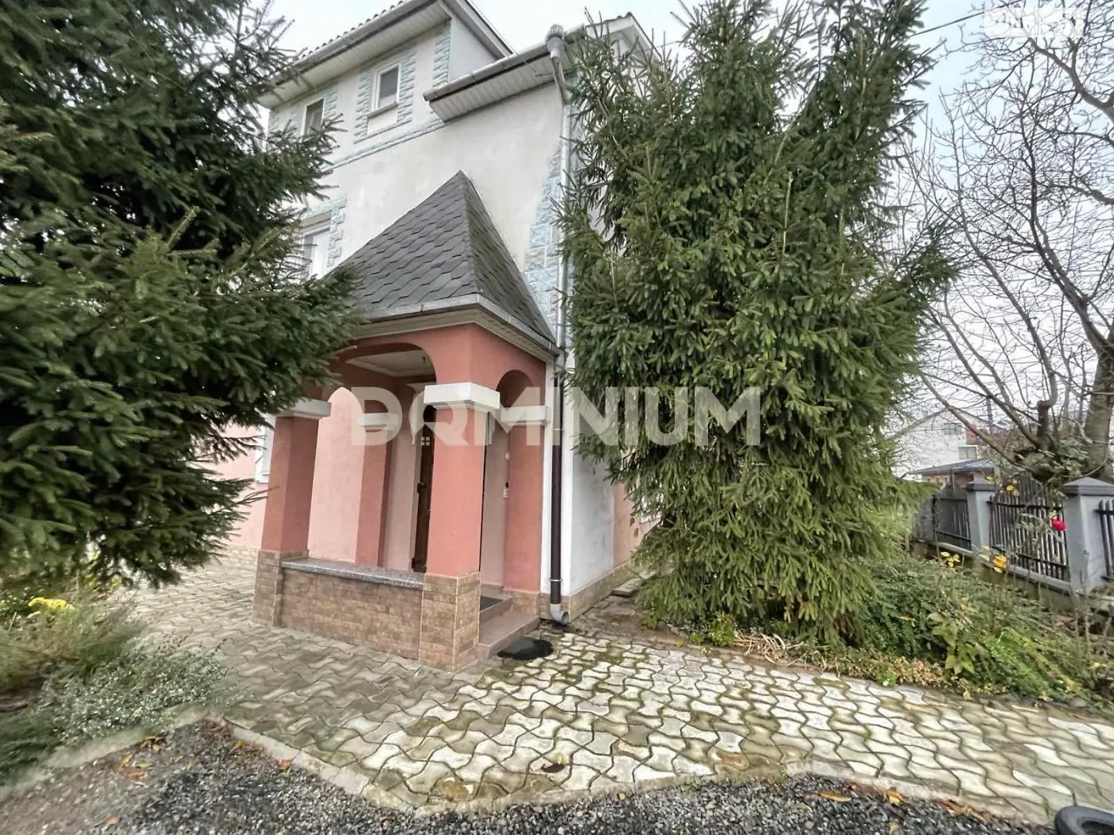 Продается дом на 3 этажа 154 кв. м с участком, ул. Заньковецкой, 1 - фото 1