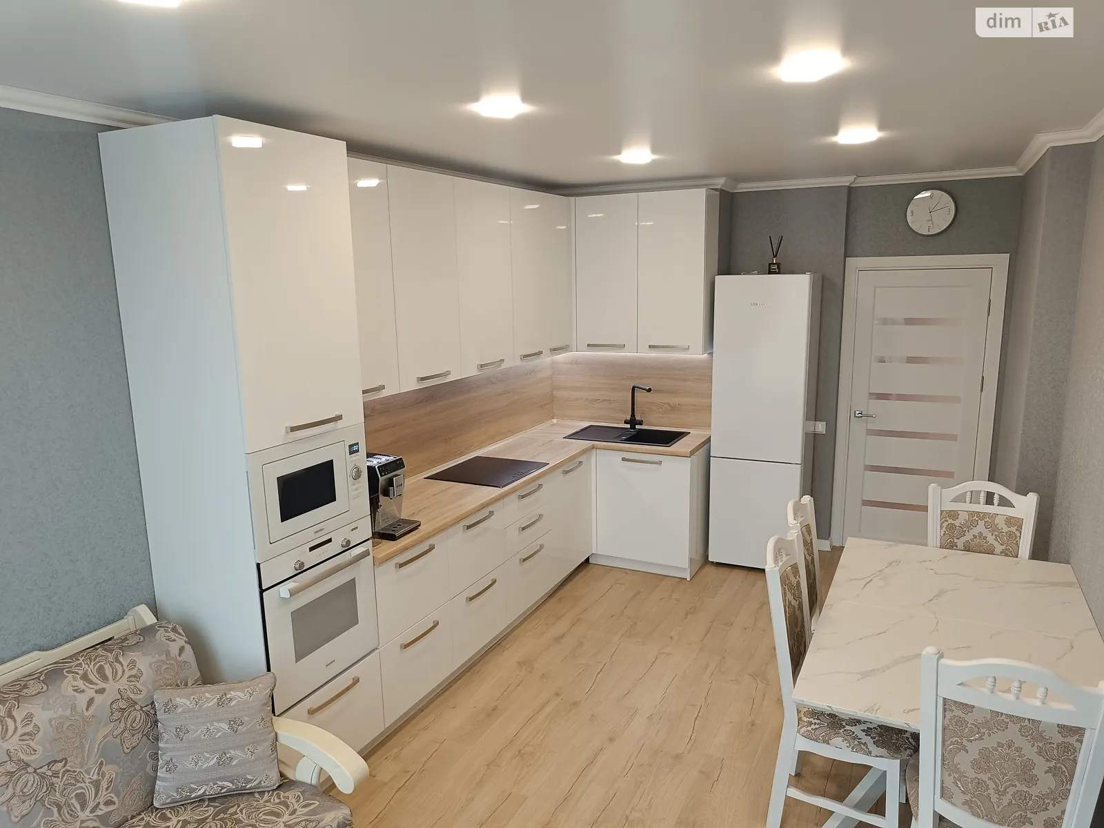 Продается 1-комнатная квартира 51.2 кв. м в Киеве, ул. Ревуцкого, 40Г - фото 1