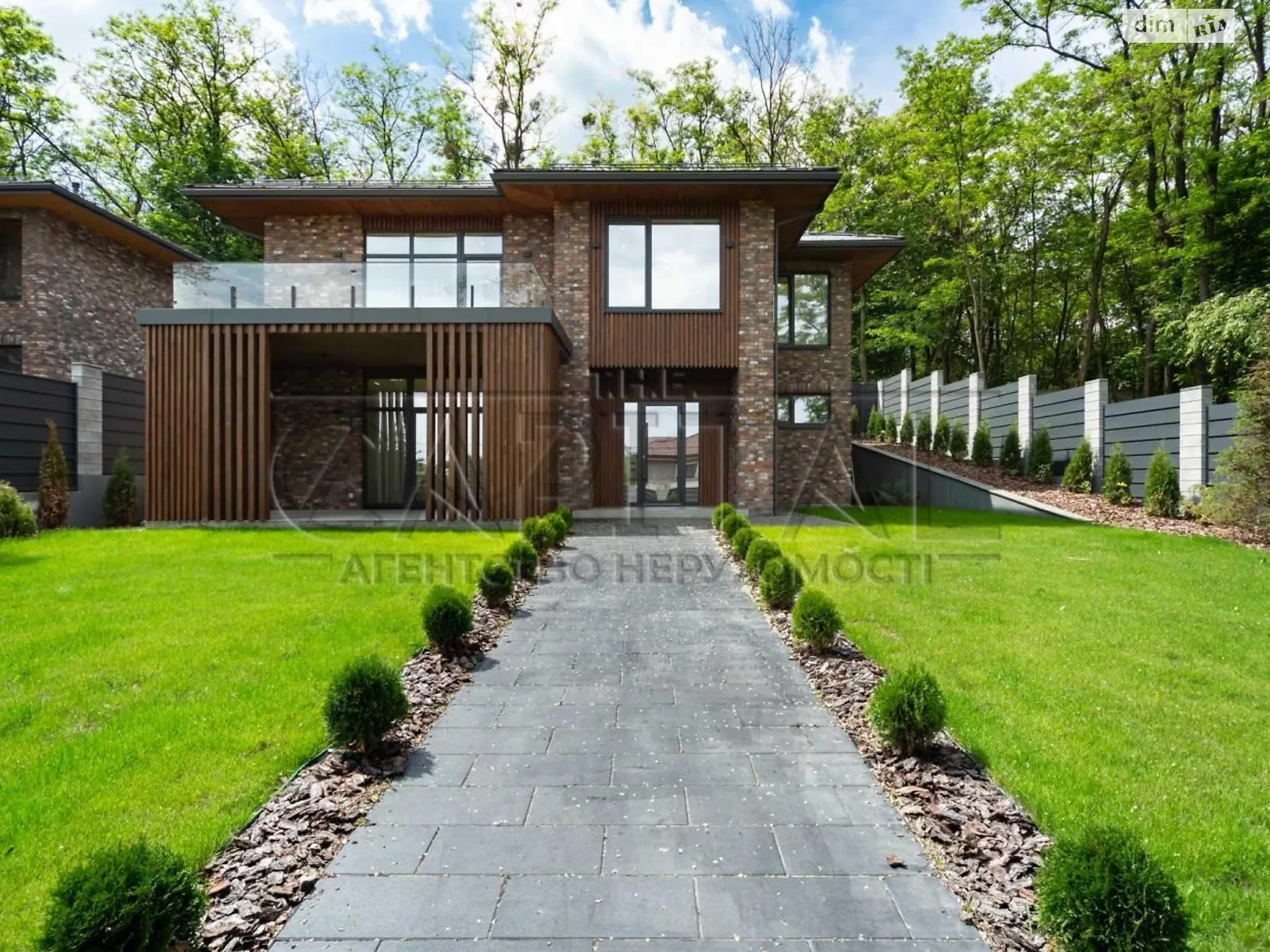 Продается дом на 2 этажа 230 кв. м с баней/сауной, цена: 610000 $ - фото 1