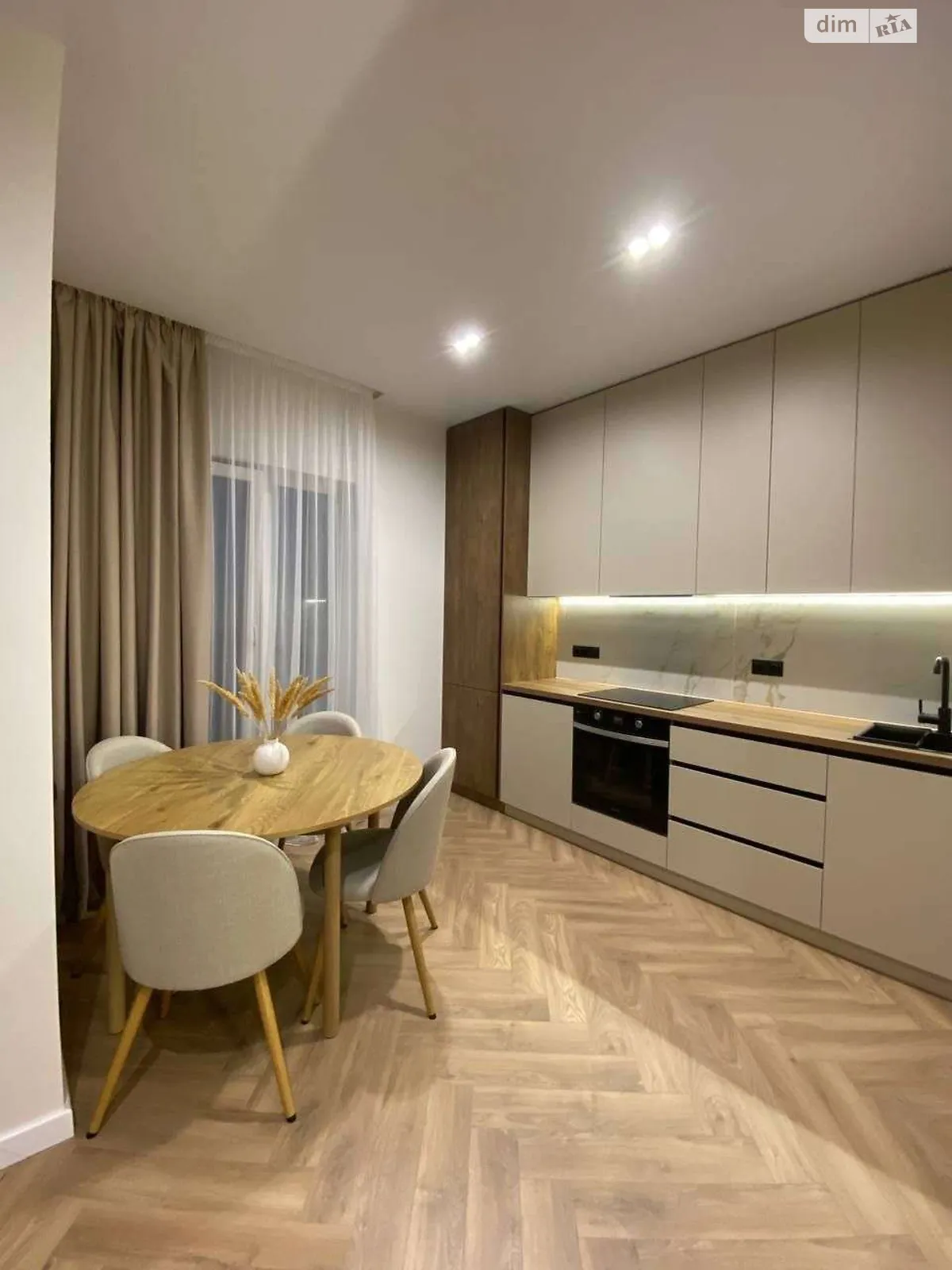 Продается 1-комнатная квартира 43.3 кв. м в Одессе, ул. Краснова - фото 1