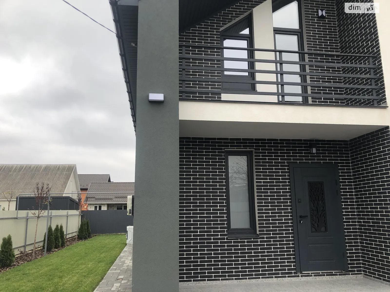 Продається будинок 2 поверховий 140 кв. м з гаражем, цена: 236500 $ - фото 1