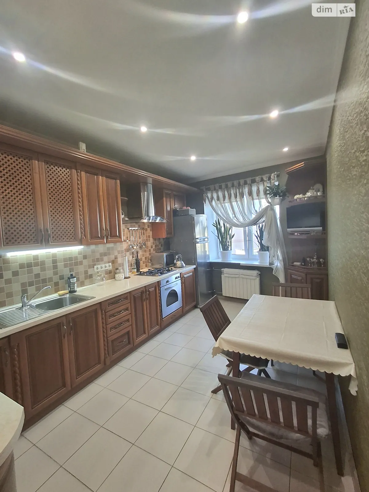 Продается 2-комнатная квартира 62.2 кв. м в Черноморске, ул. Защитников Украины(1 Мая), 1Г - фото 1