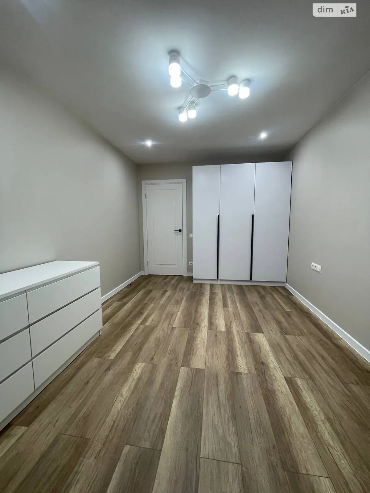 Сдается в аренду 2-комнатная квартира 76 кв. м в Львове, ул. Железнодорожная - фото 1