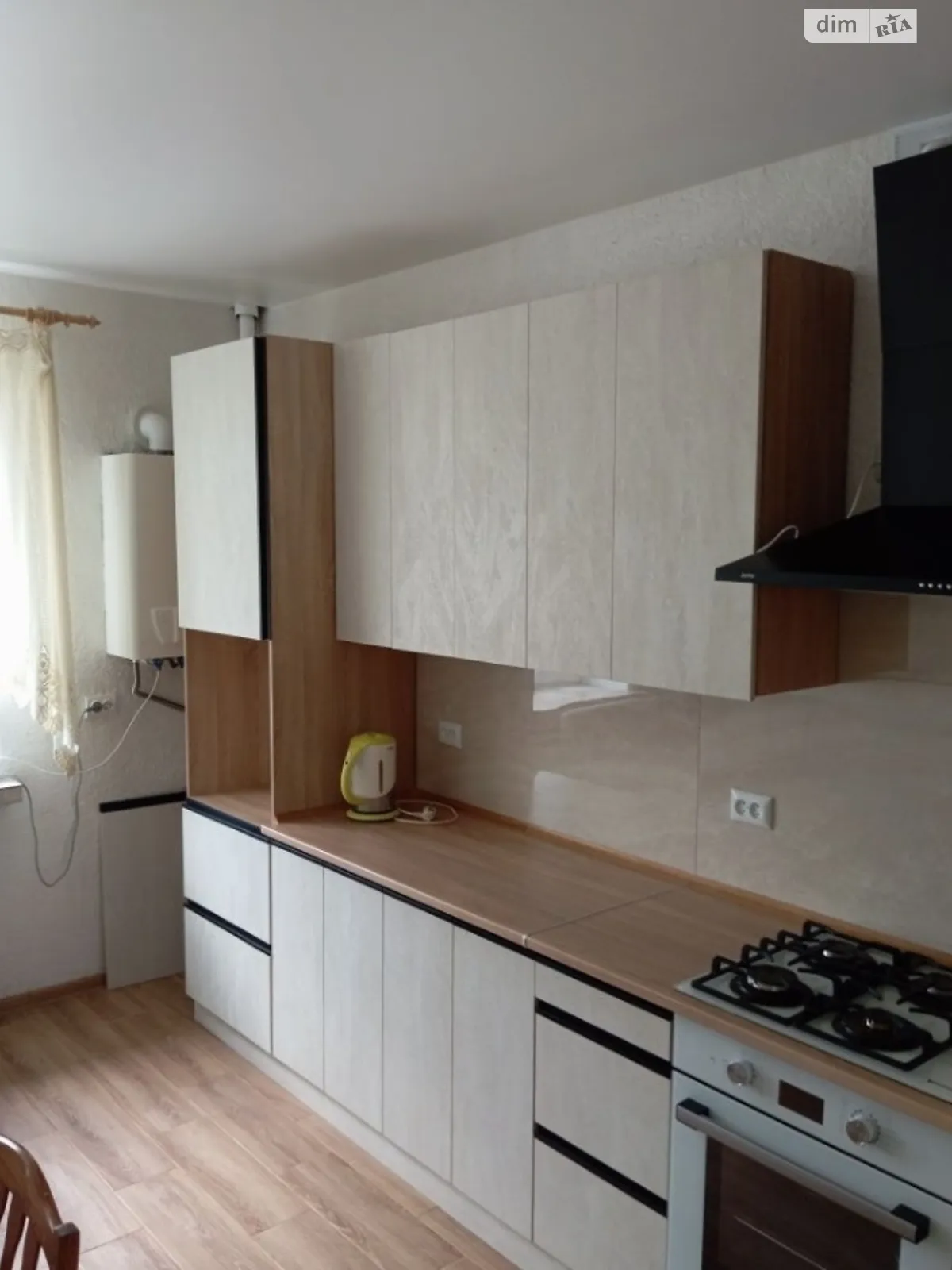 1-комнатная квартира 42 кв. м в Луцке, ул. Орлика Пилипа - фото 1