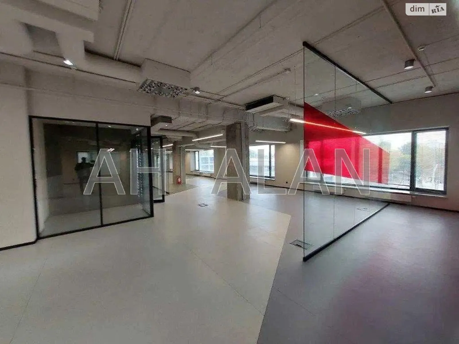 Сдается в аренду офис 3300 кв. м в бизнес-центре, цена: 66000 $ - фото 1