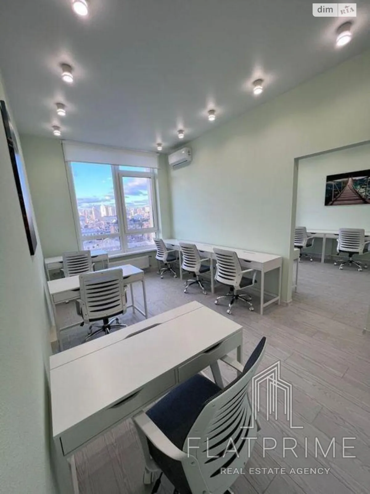 Продается офис 45 кв. м в бизнес-центре, цена: 117000 $ - фото 1