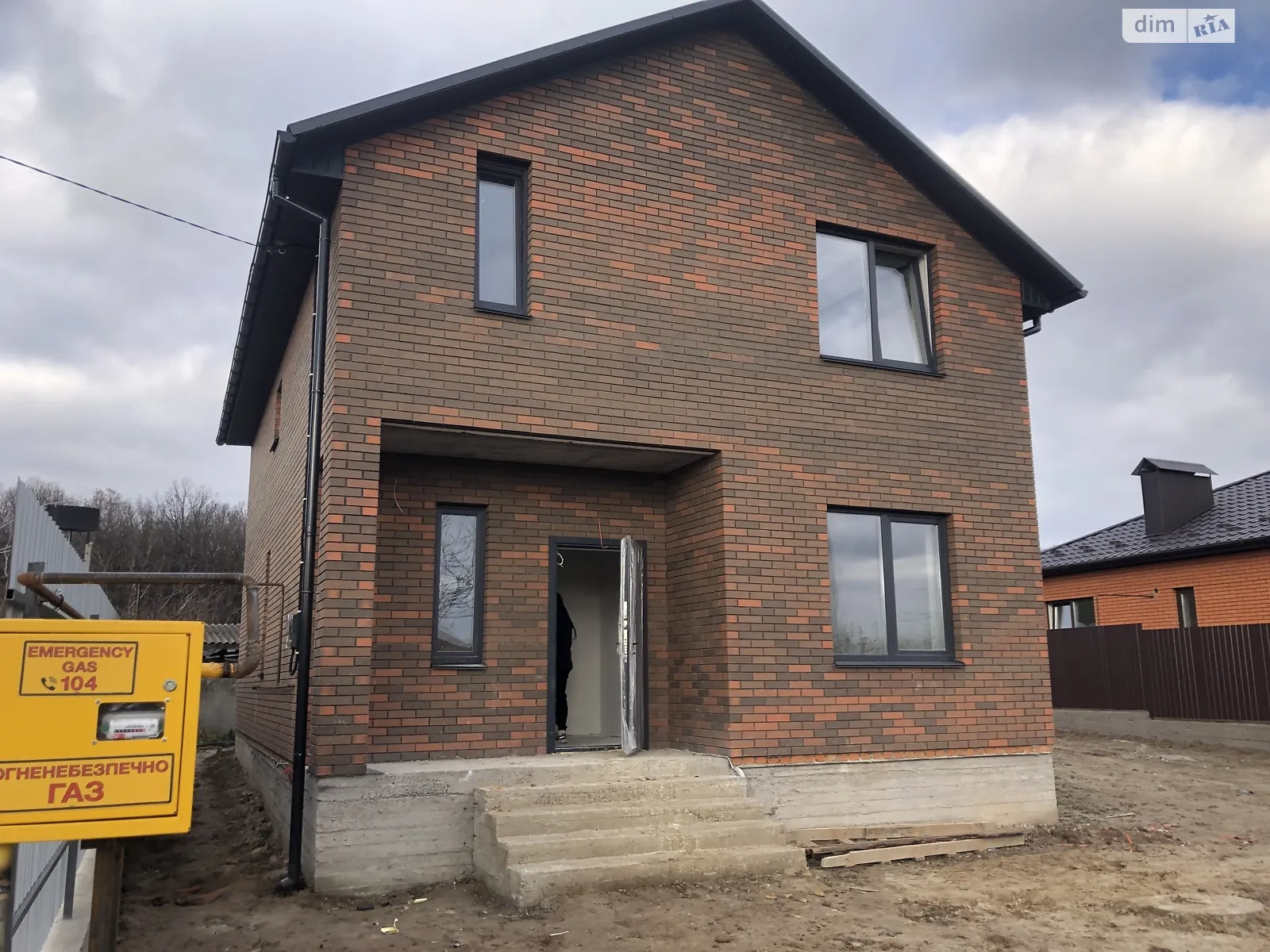 Продается дом на 2 этажа 105 кв. м с бассейном, цена: 89000 $ - фото 1