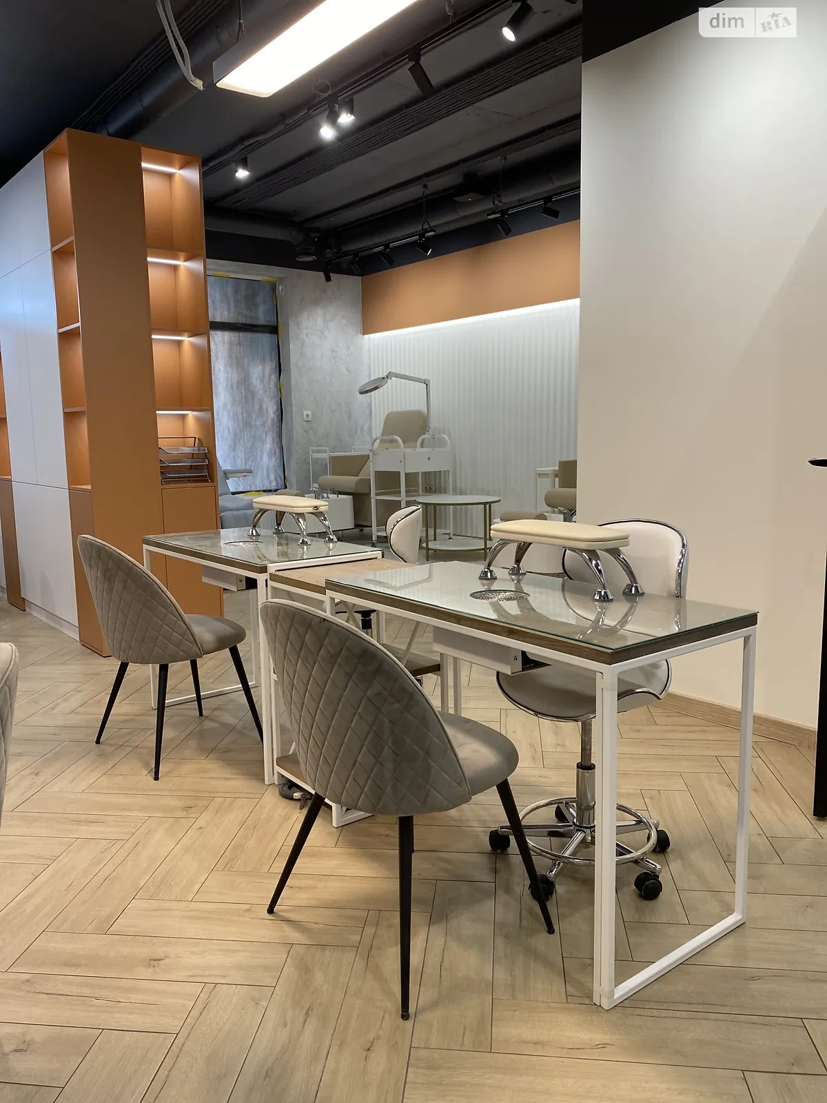 Продається об'єкт сфери послуг 52.6 кв. м в 26-поверховій будівлі, цена: 110000 $ - фото 1