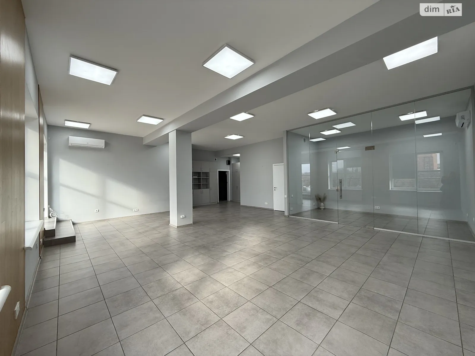 Здається в оренду офіс 98 кв. м в бізнес-центрі, цена: 41500 грн - фото 1