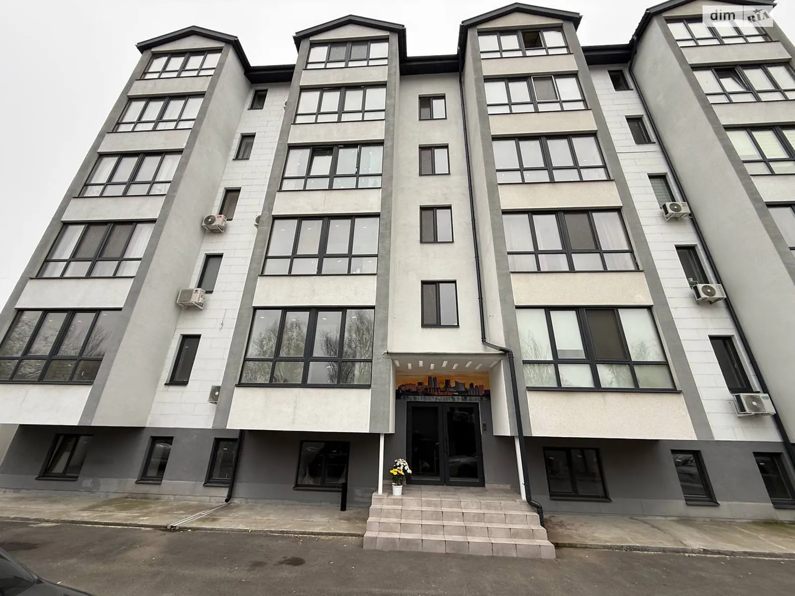 Сдается в аренду офис 25 кв. м в бизнес-центре, цена: 12000 грн - фото 1