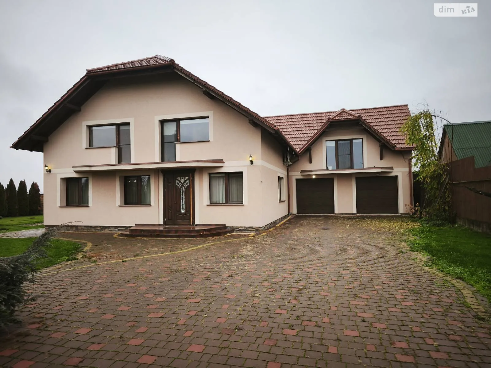 Сдается в аренду дом на 2 этажа 160 кв. м с верандой, цена: 750 $ - фото 1