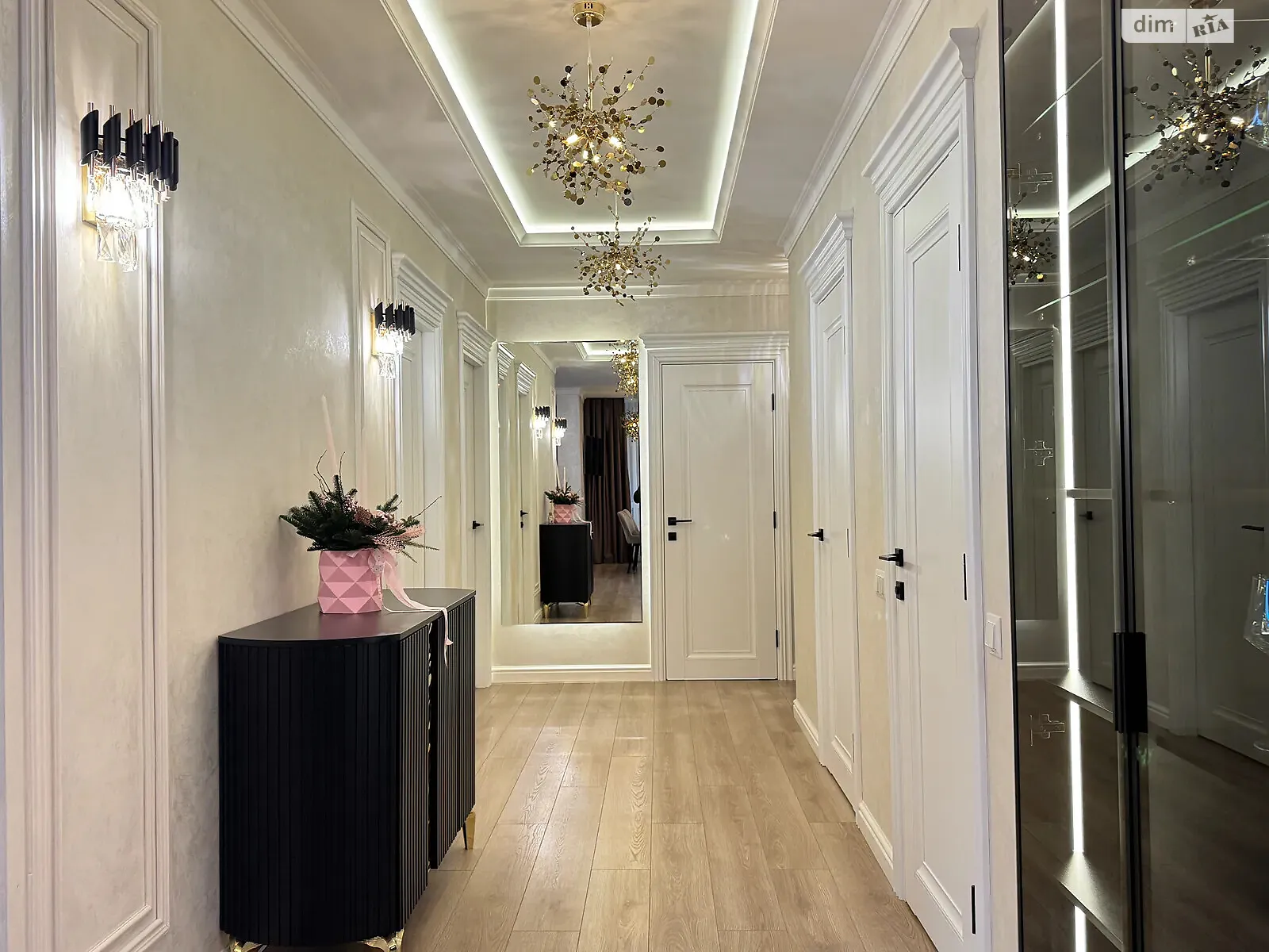 Продается 3-комнатная квартира 85 кв. м в Угорниках, ул. Героев Николаева(Сеченова) - фото 1