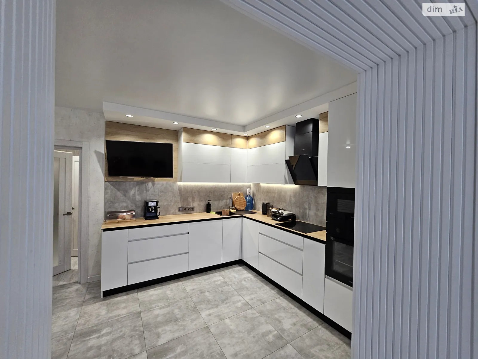 Продається 2-кімнатна квартира 95.2 кв. м у Дніпрі, пров. Любарського, 4А - фото 1